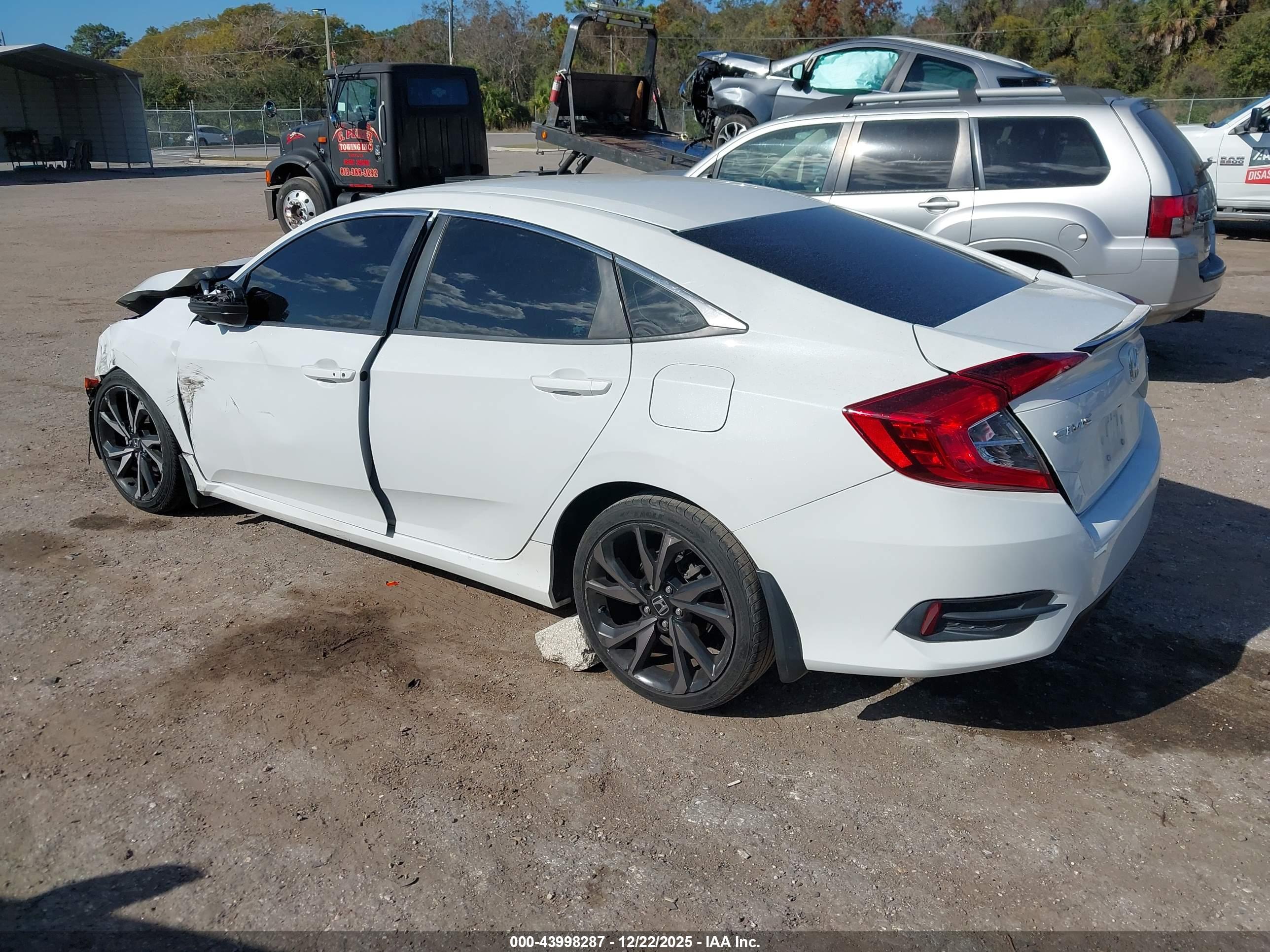 HONDA CIVIC image 3