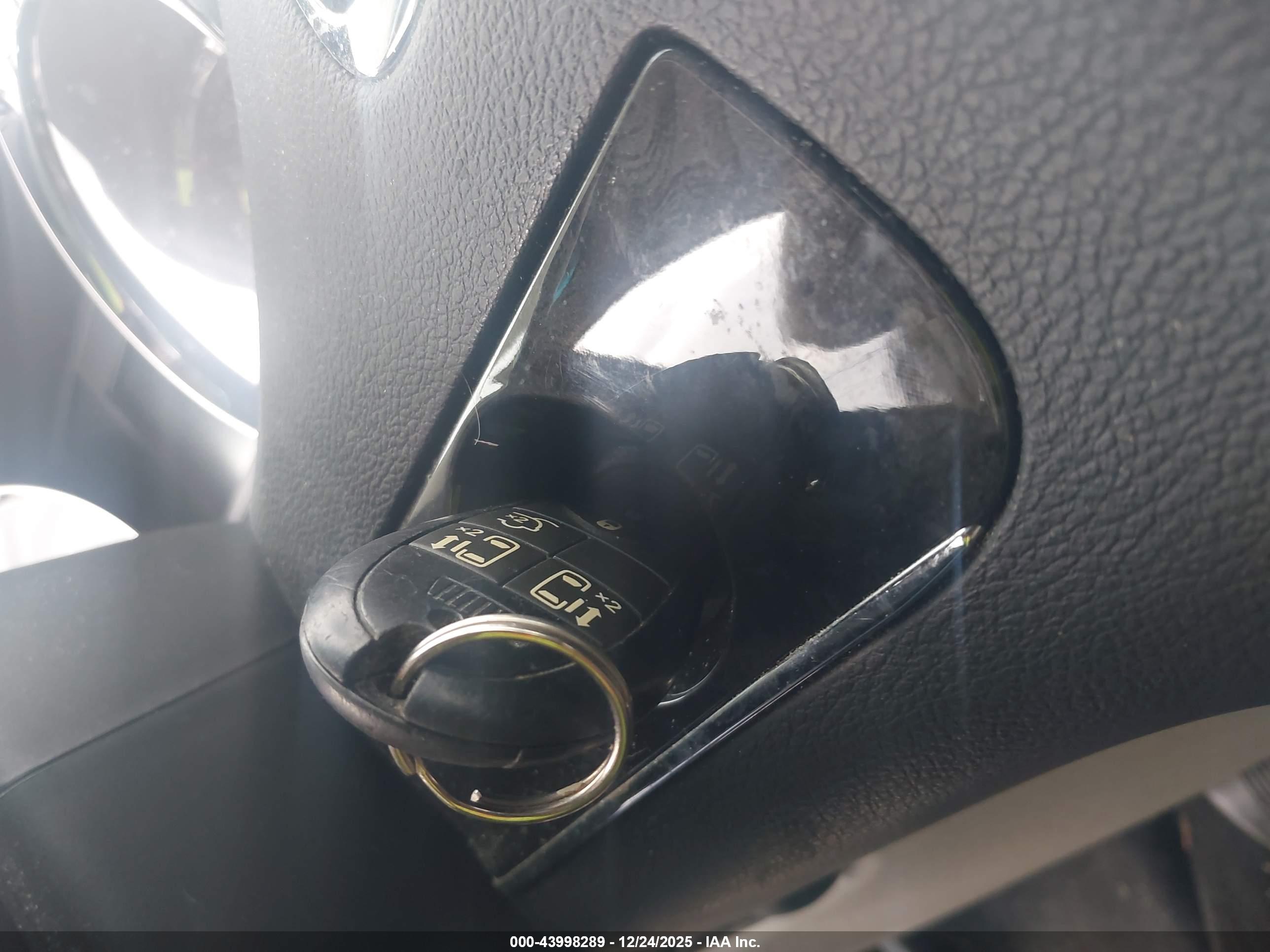 CHRYSLER TOWN image 11