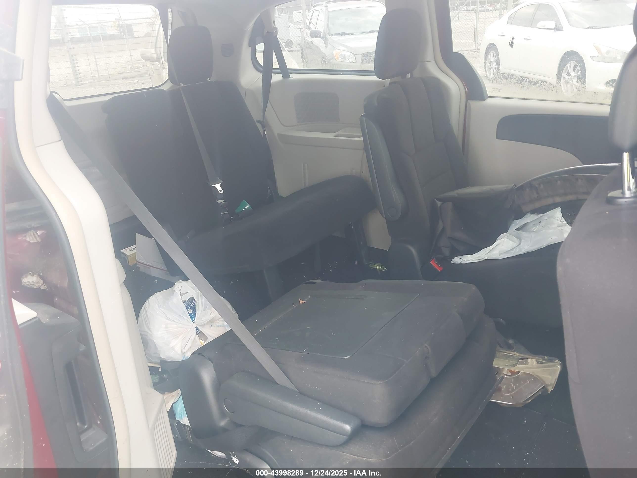 CHRYSLER TOWN image 8