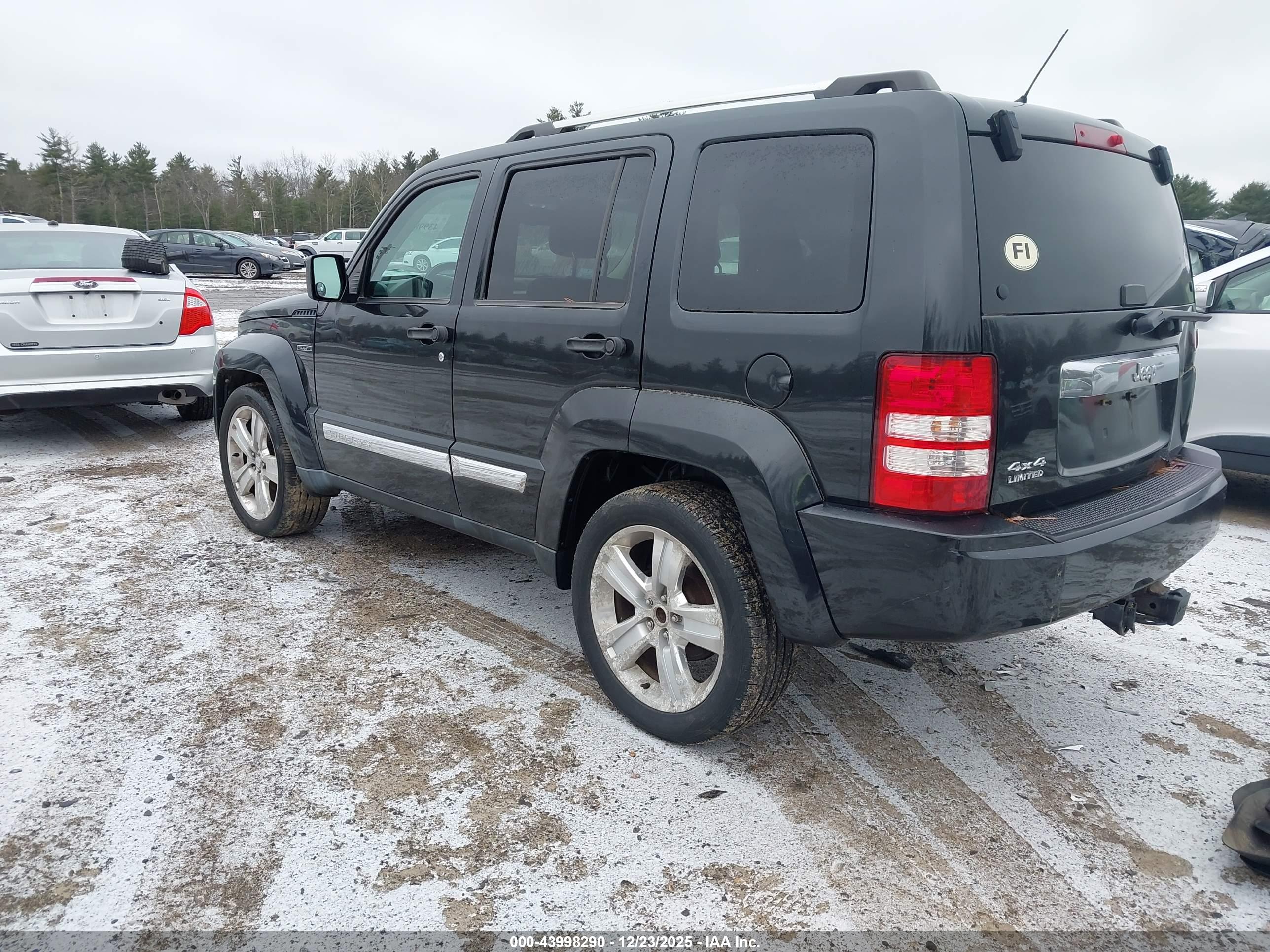 JEEP LIBERTY image 3