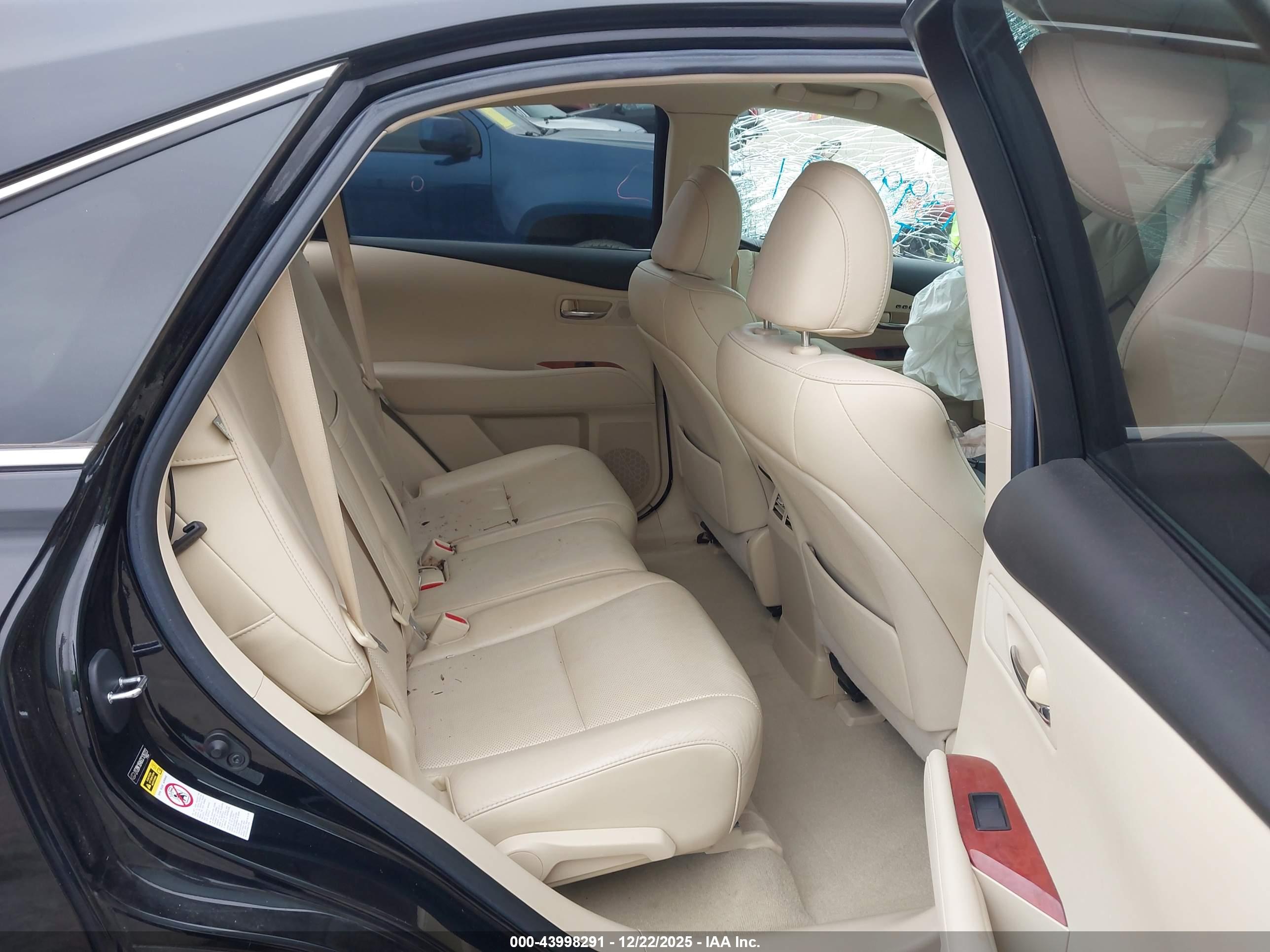 LEXUS RX image 8