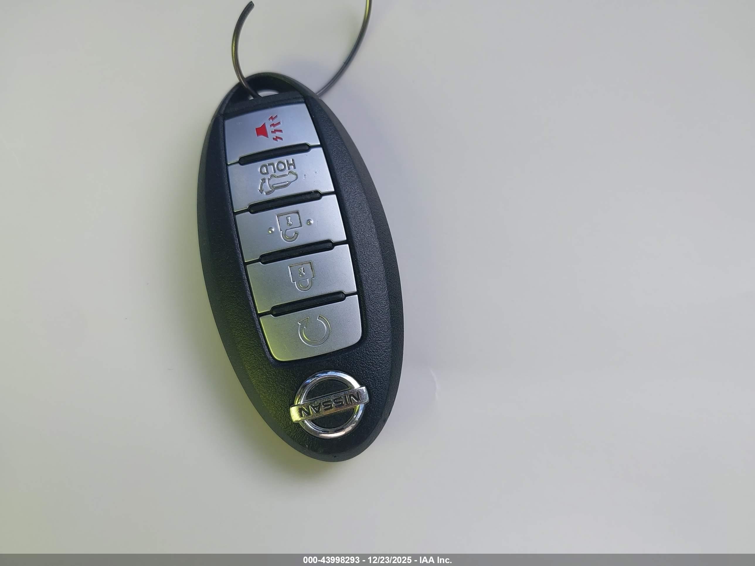 NISSAN ROGUE image 11