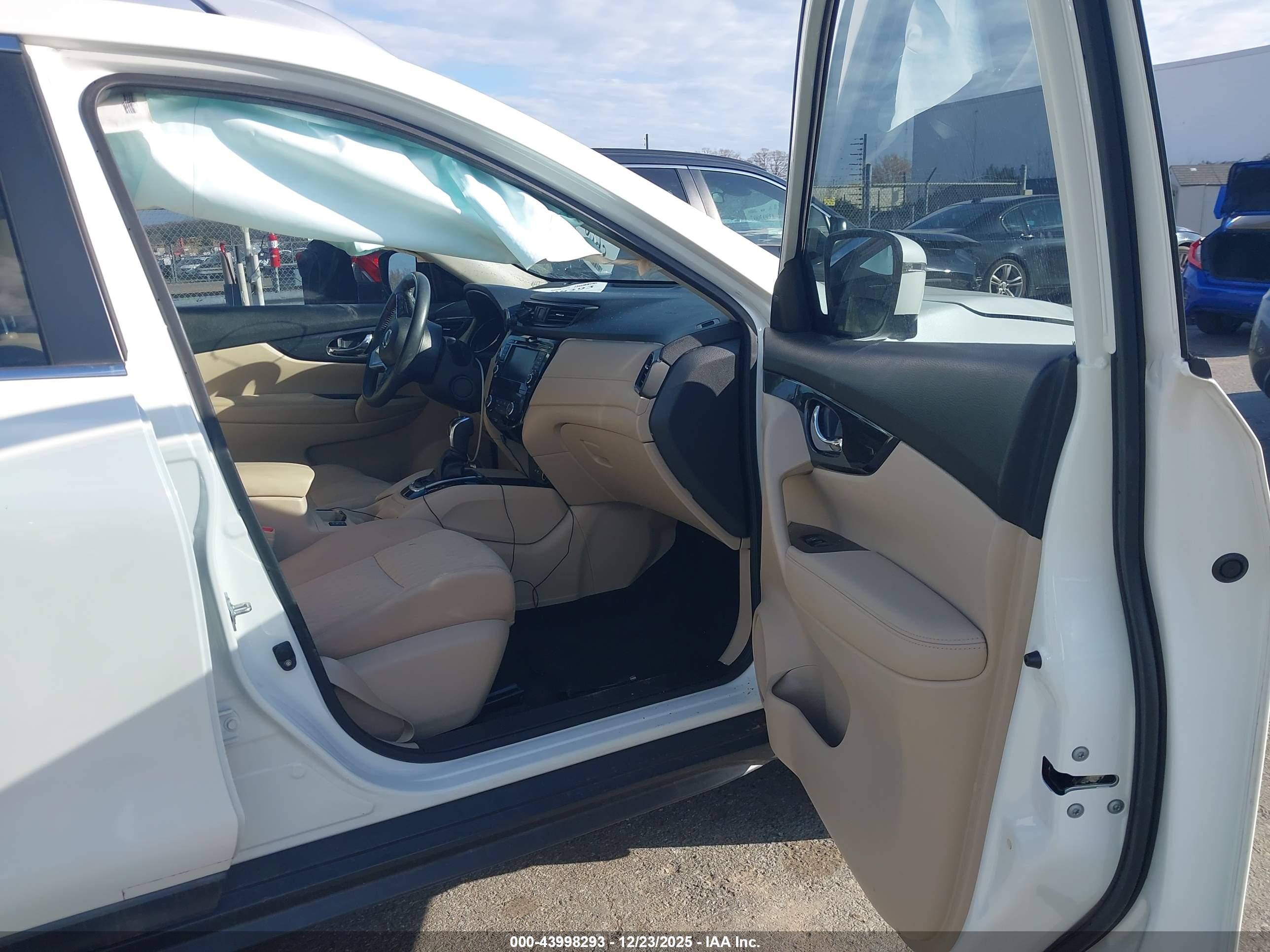NISSAN ROGUE image 5