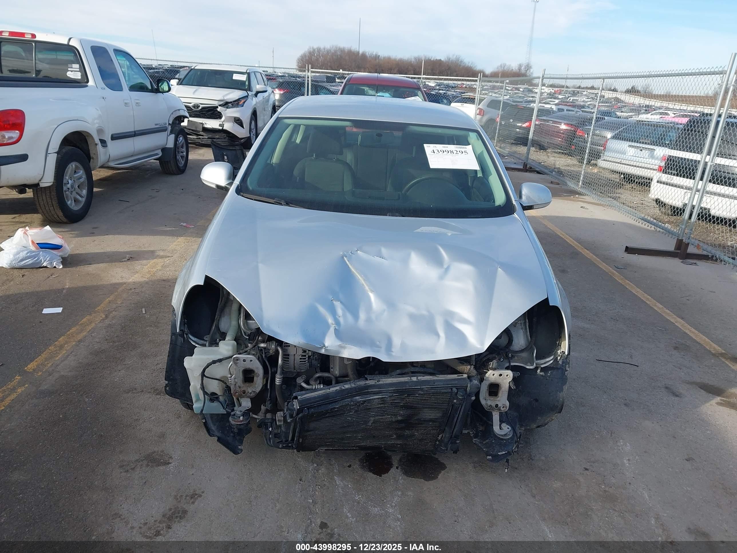 VOLKSWAGEN JETTA image 6