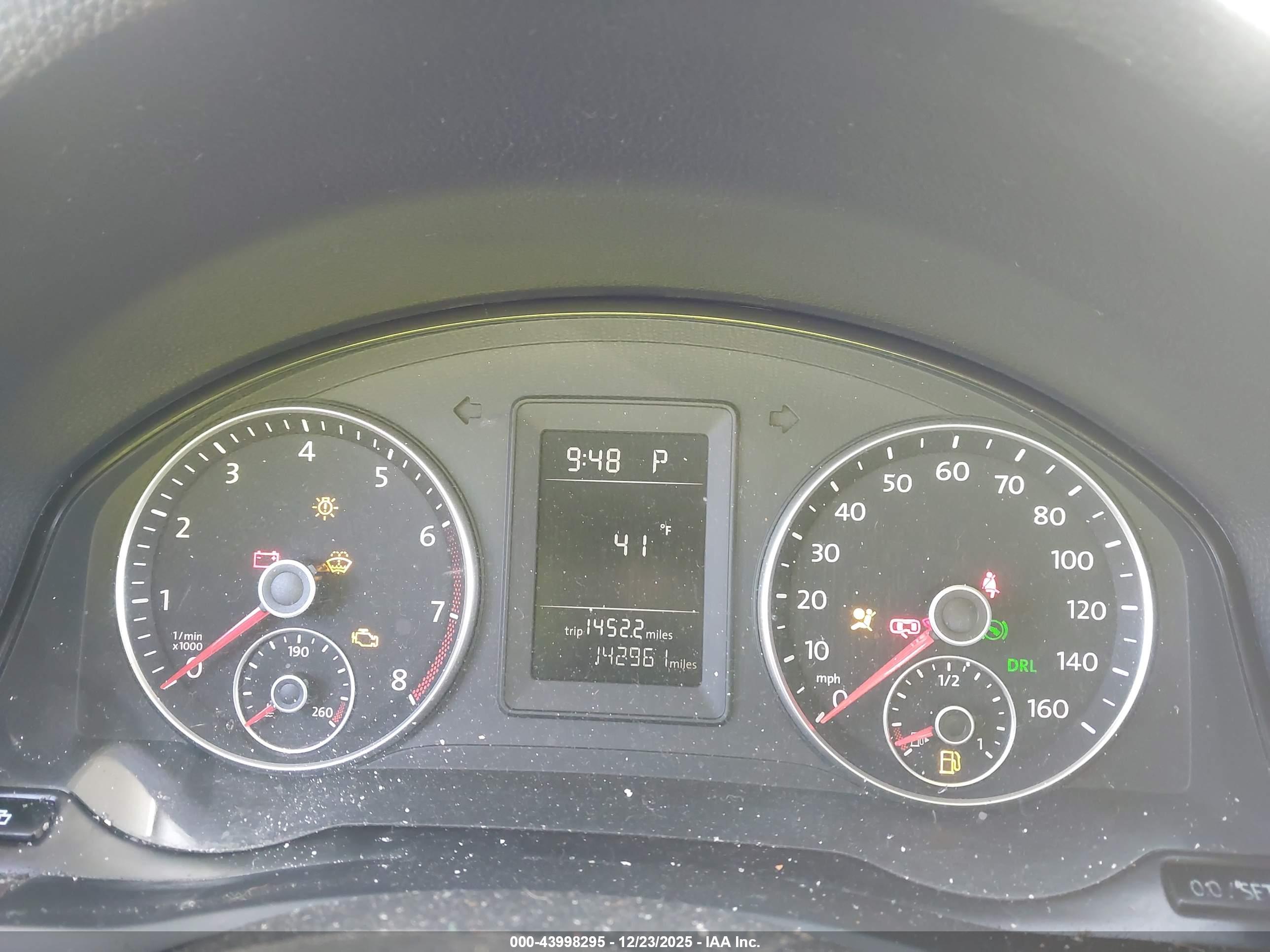 VOLKSWAGEN JETTA image 7