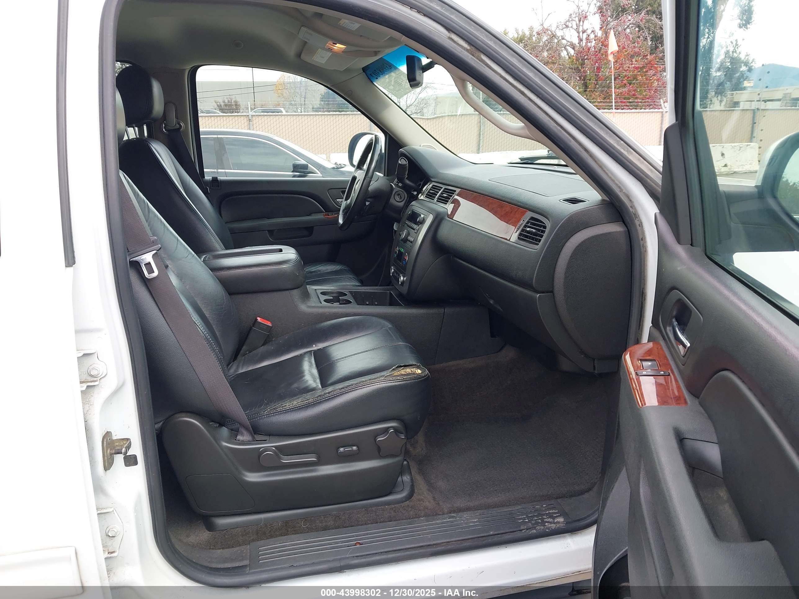 GMC YUKON image 5