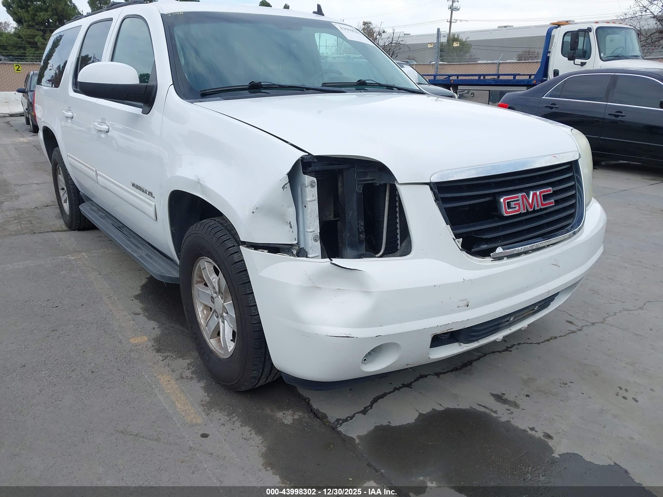 GMC YUKON image 6