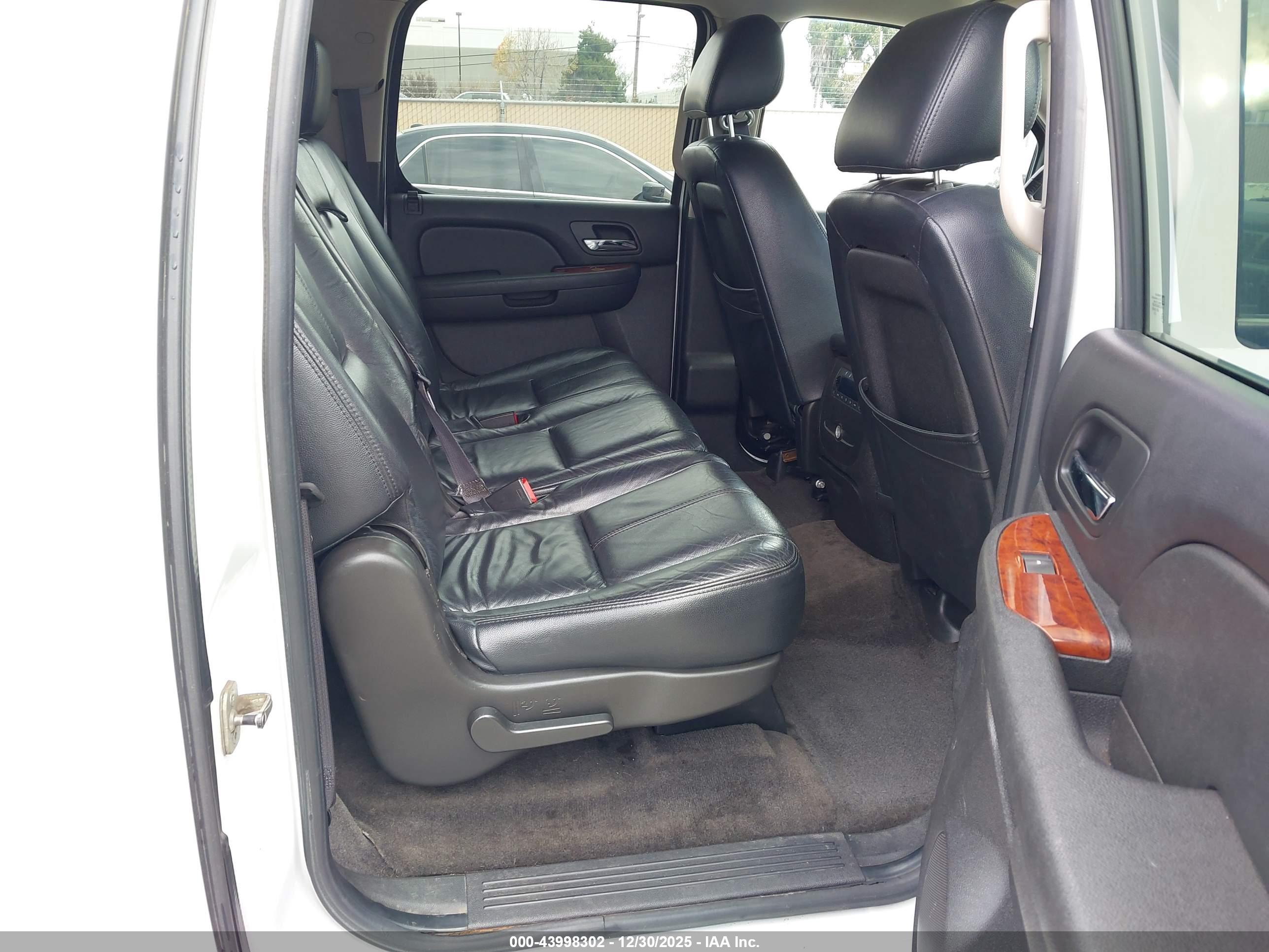 GMC YUKON image 8