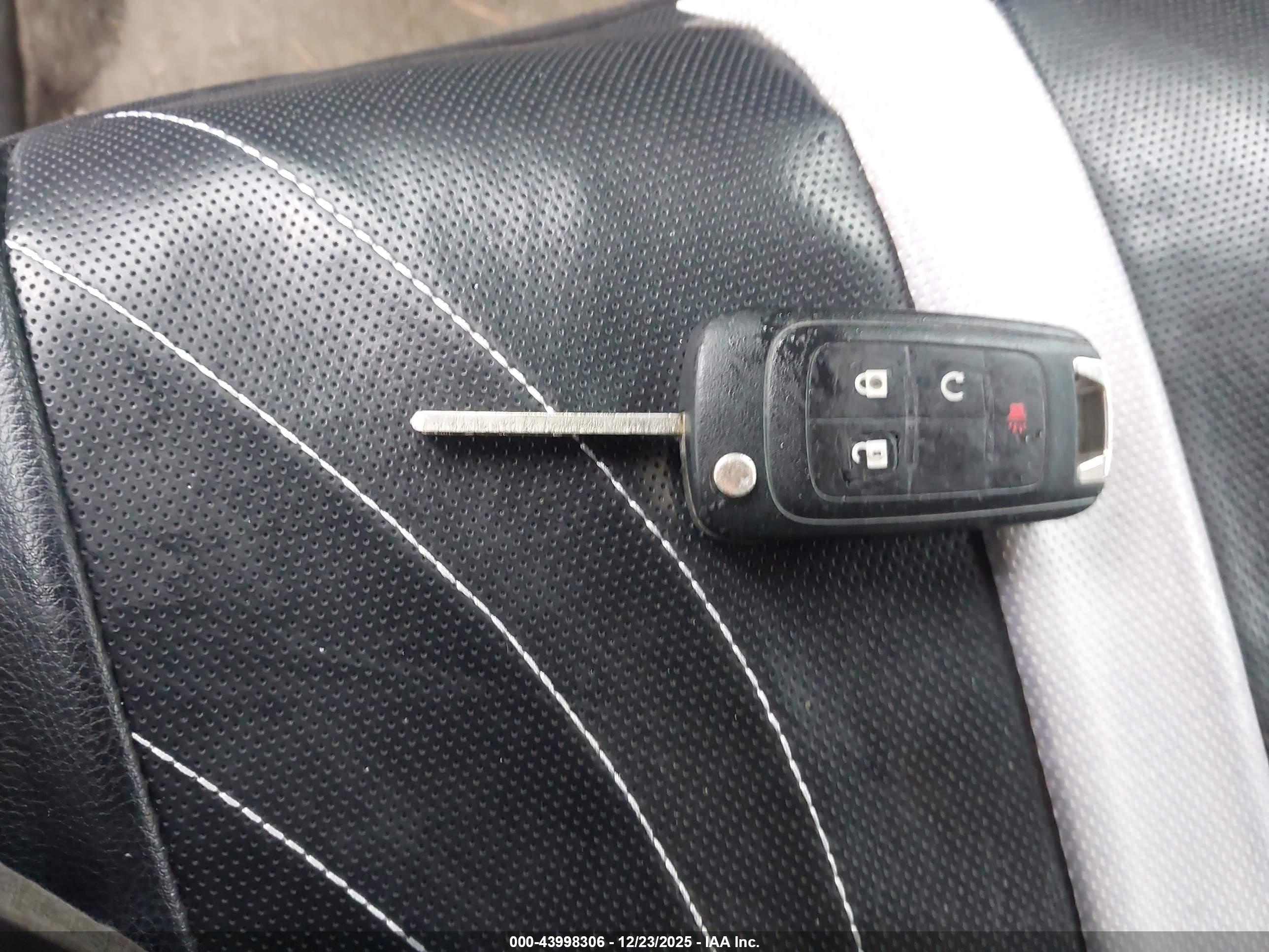 CHEVROLET EQUINOX image 11