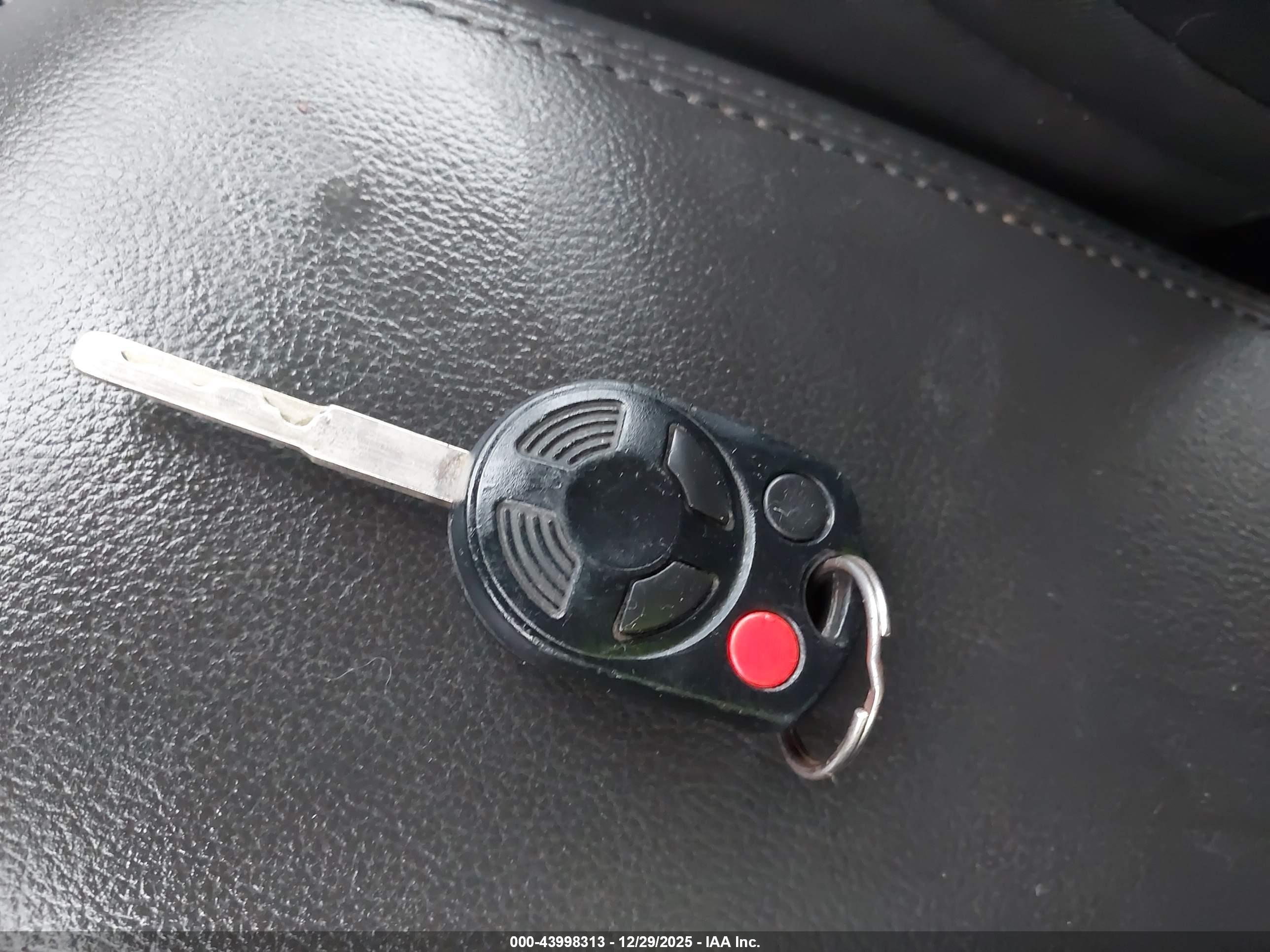 FORD ESCAPE image 11