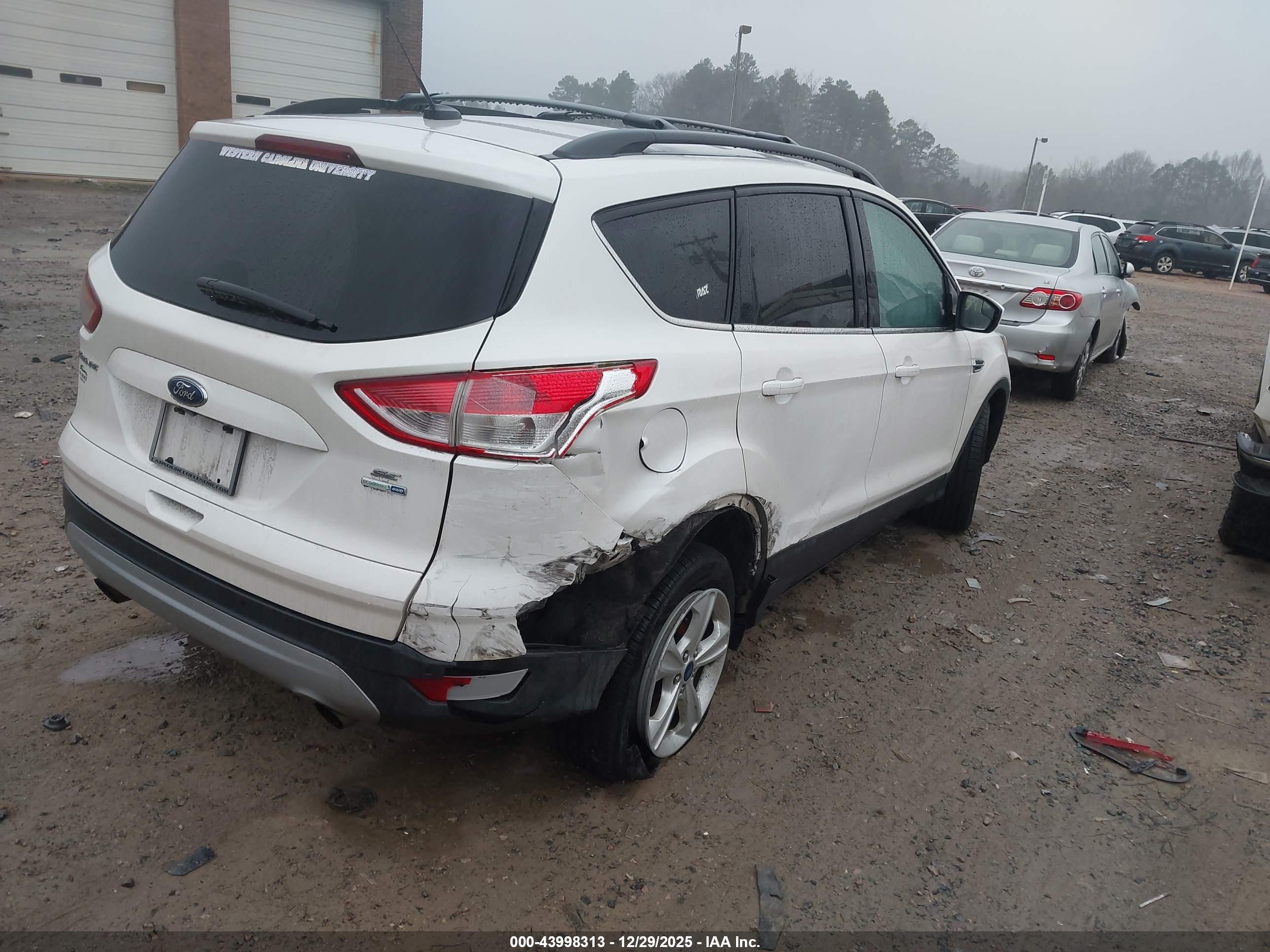 FORD ESCAPE image 4
