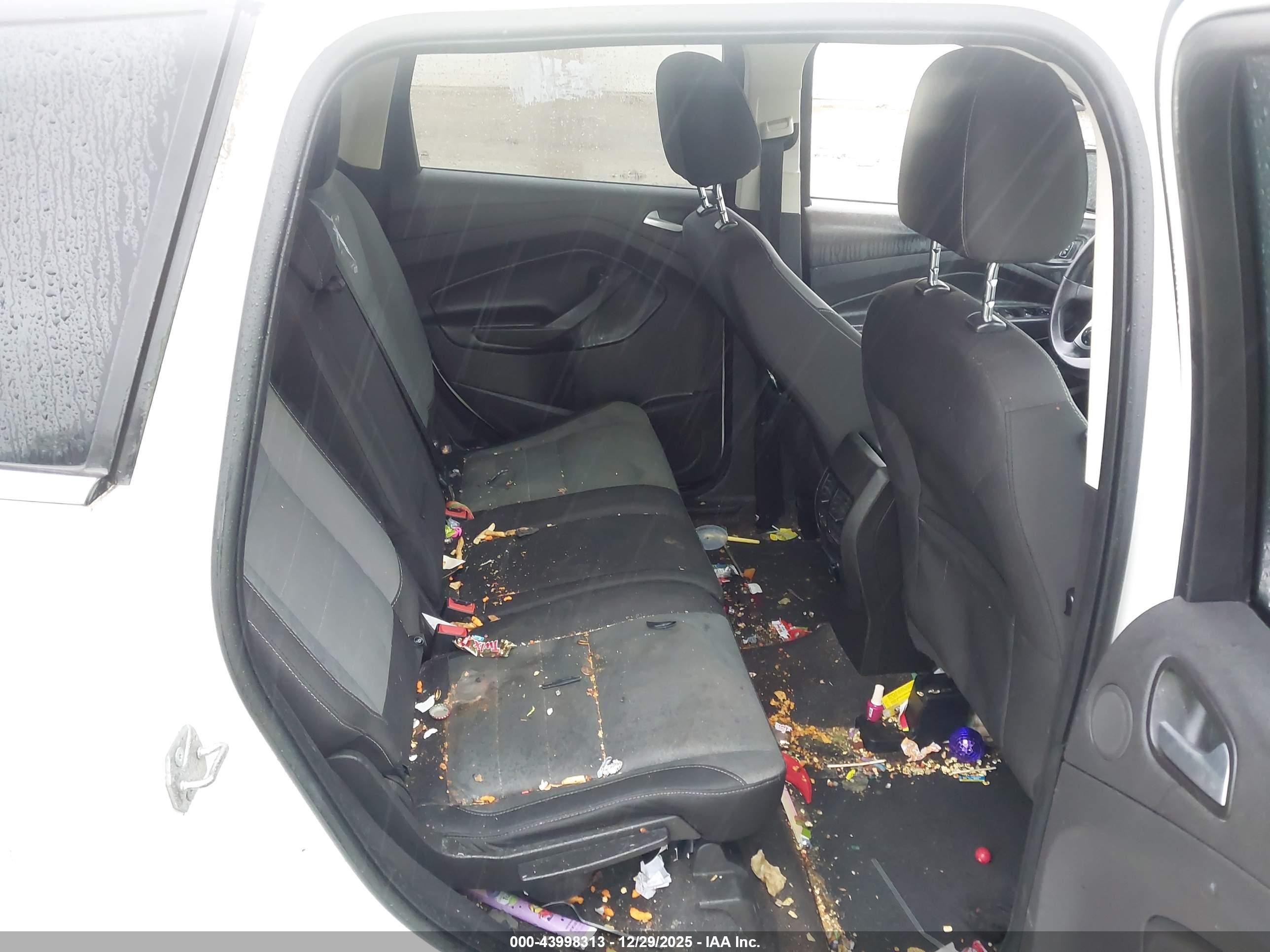 FORD ESCAPE image 8