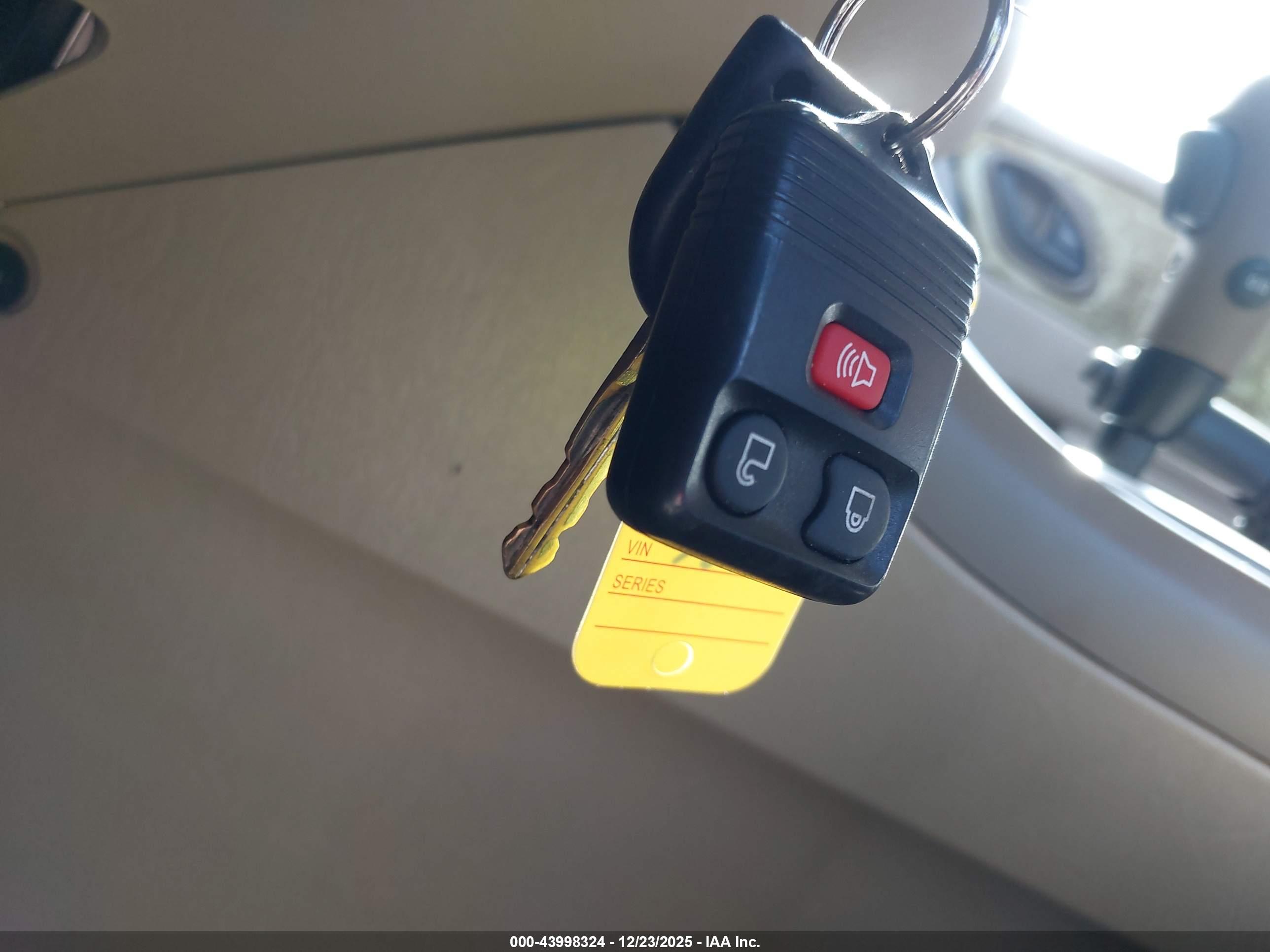 FORD ESCAPE image 11