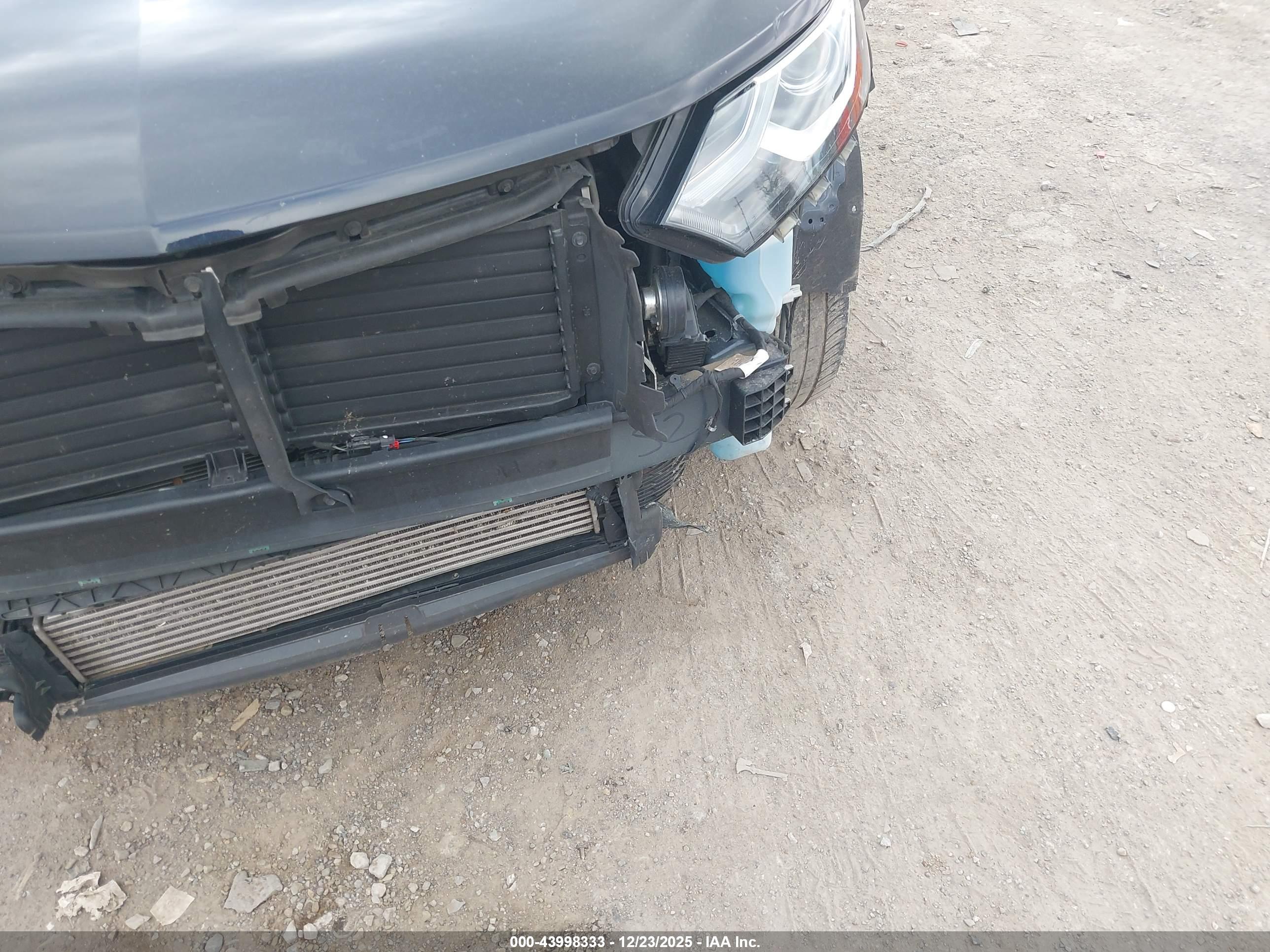 CHEVROLET EQUINOX image 6