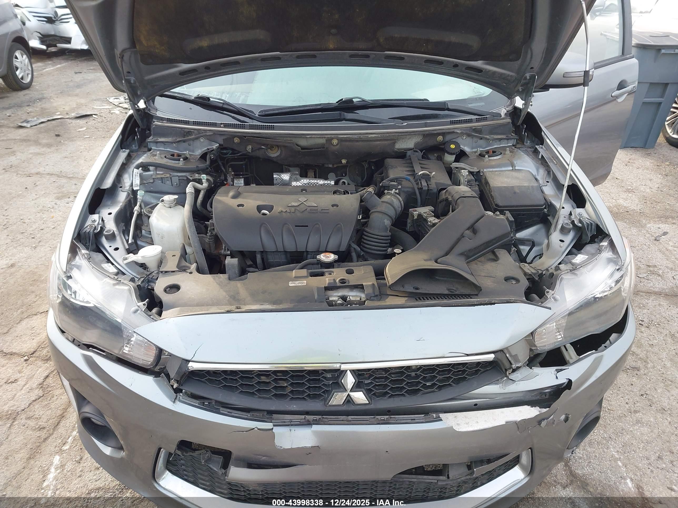 MITSUBISHI LANCER image 10