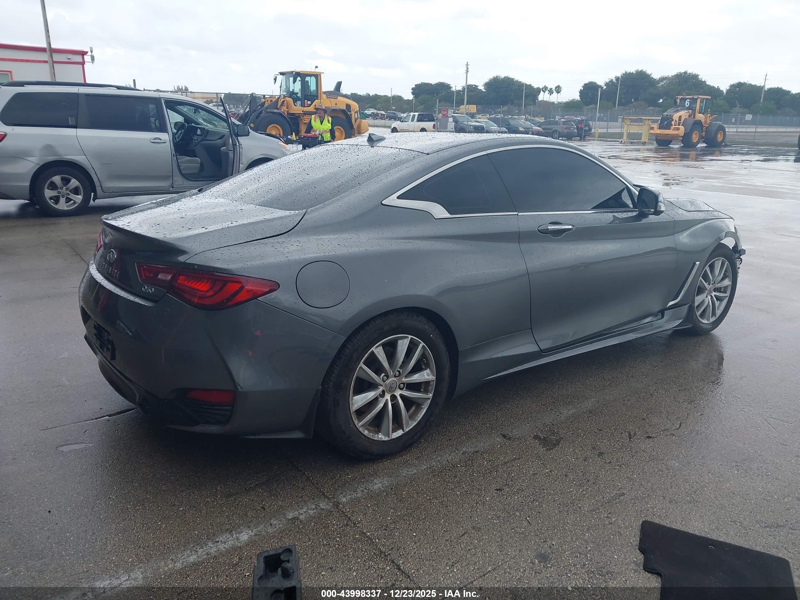 INFINITI Q60 image 4