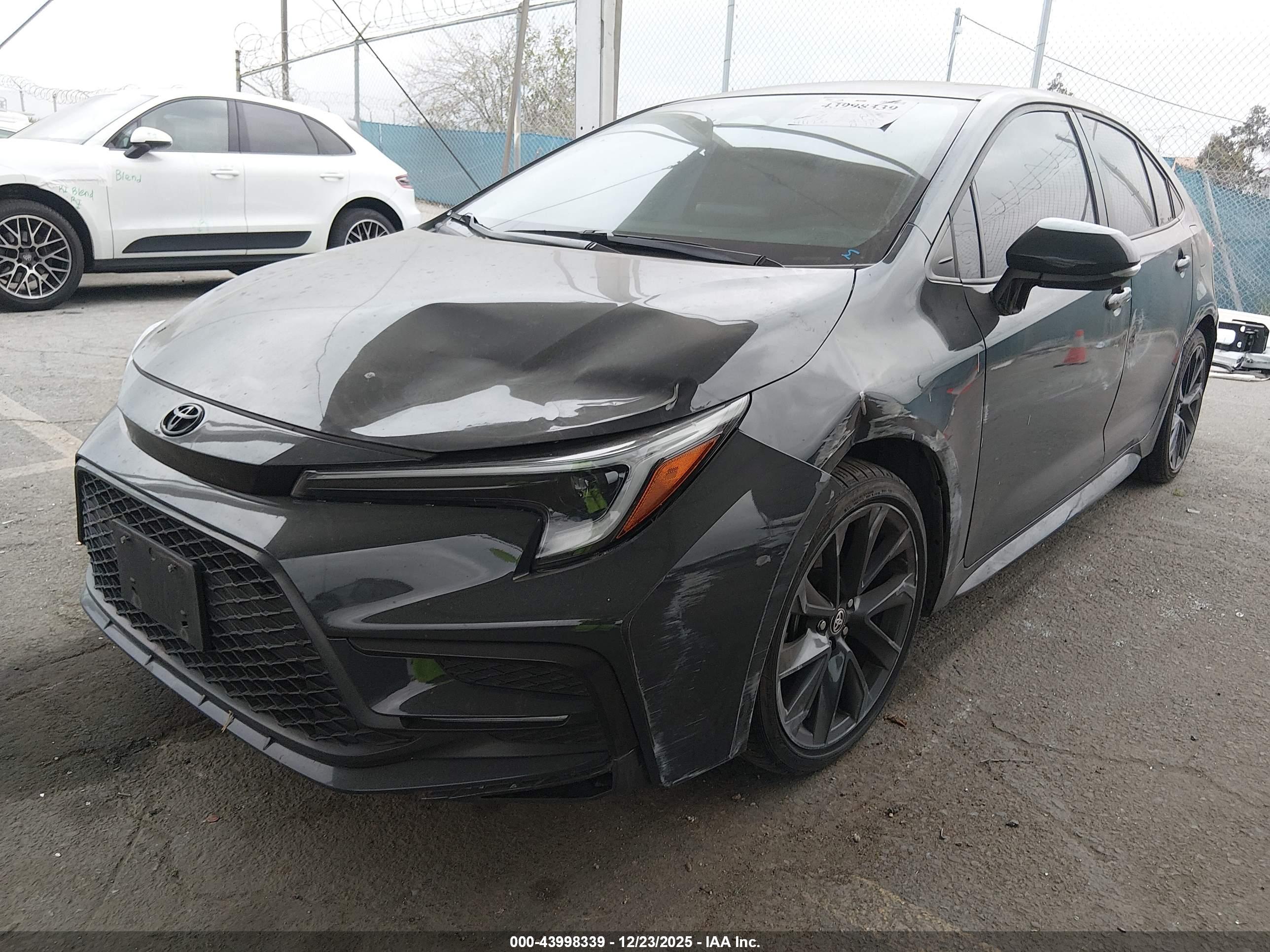 TOYOTA COROLLA image 2