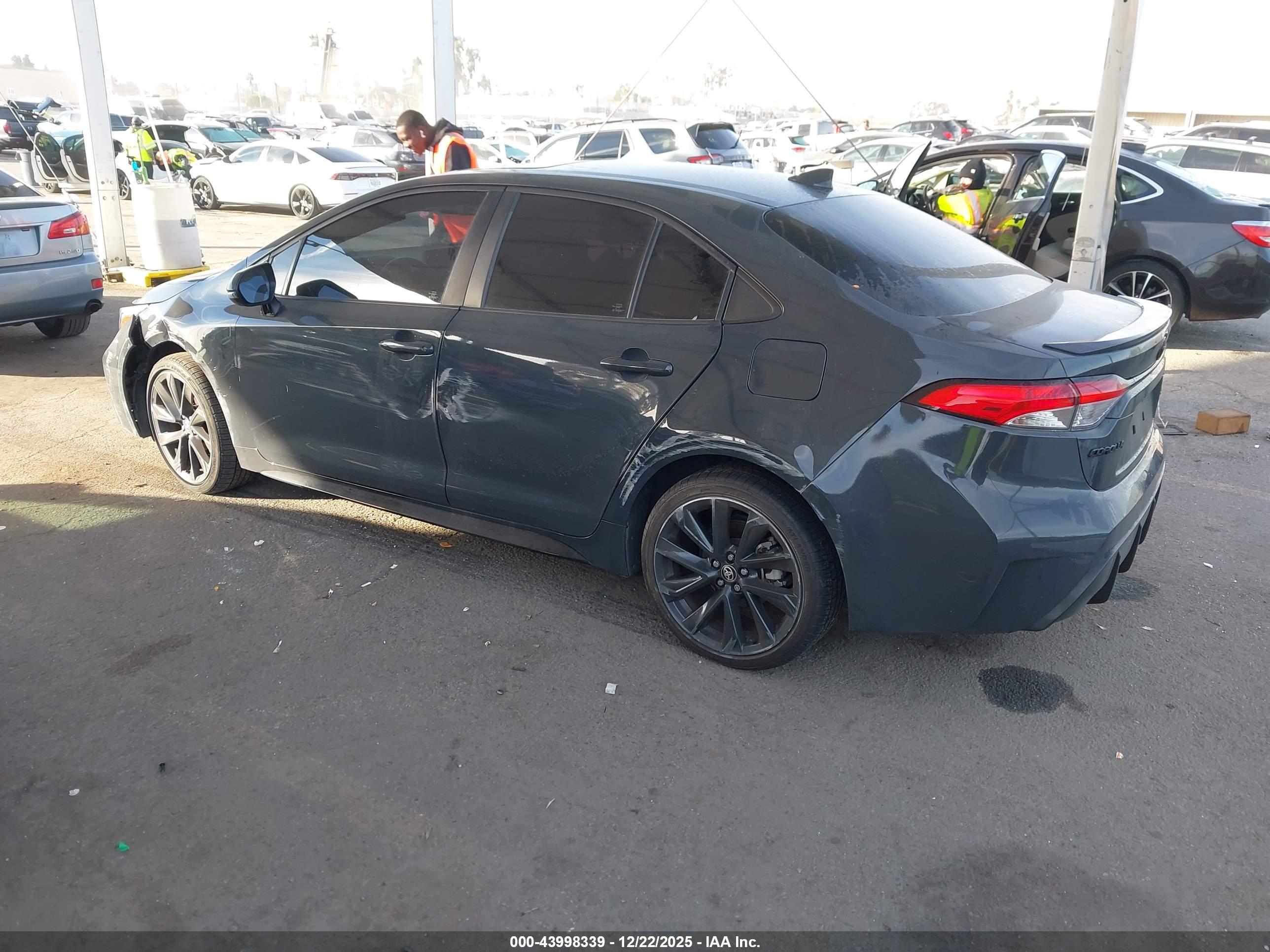 TOYOTA COROLLA image 3