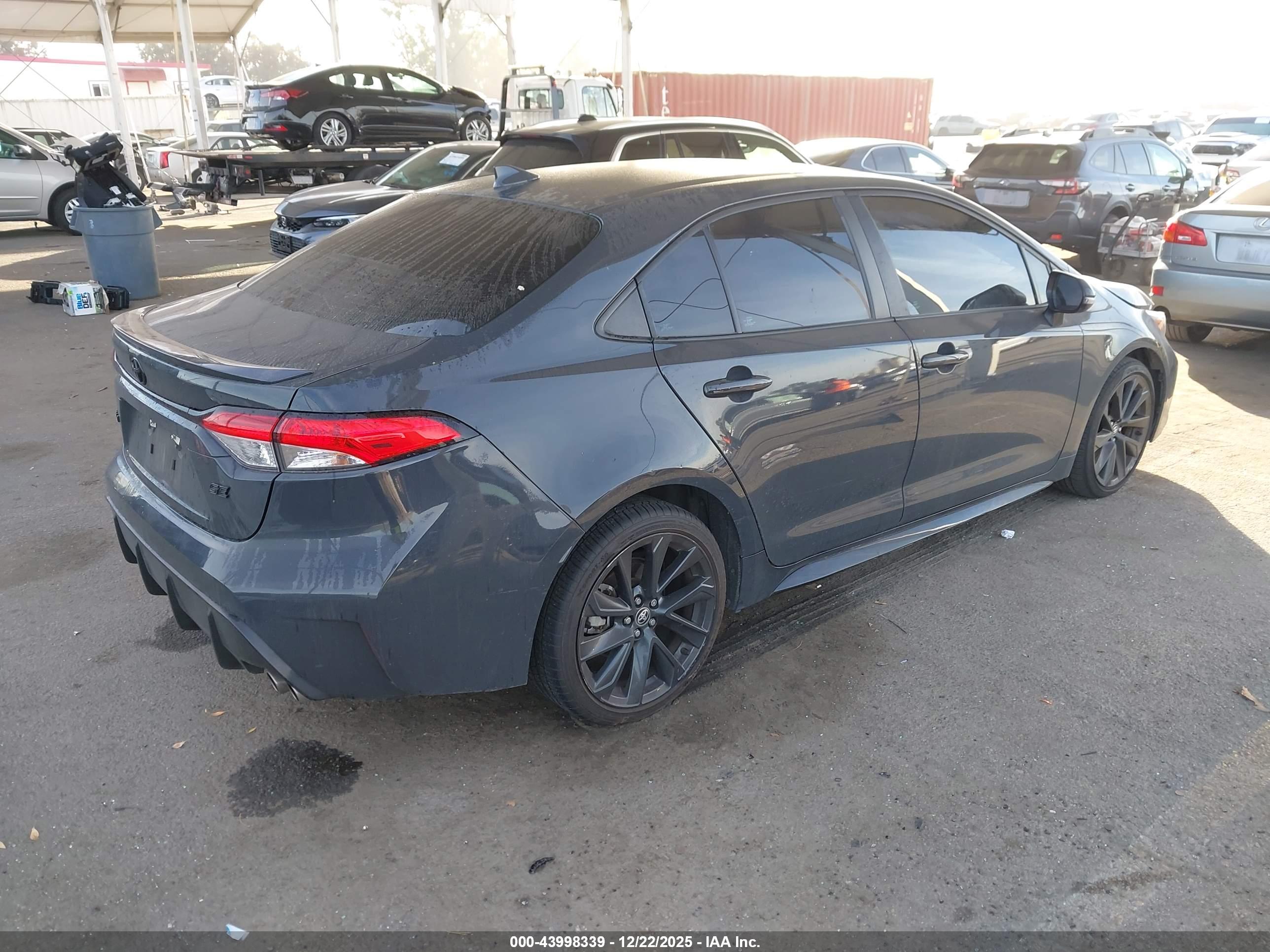 TOYOTA COROLLA image 4