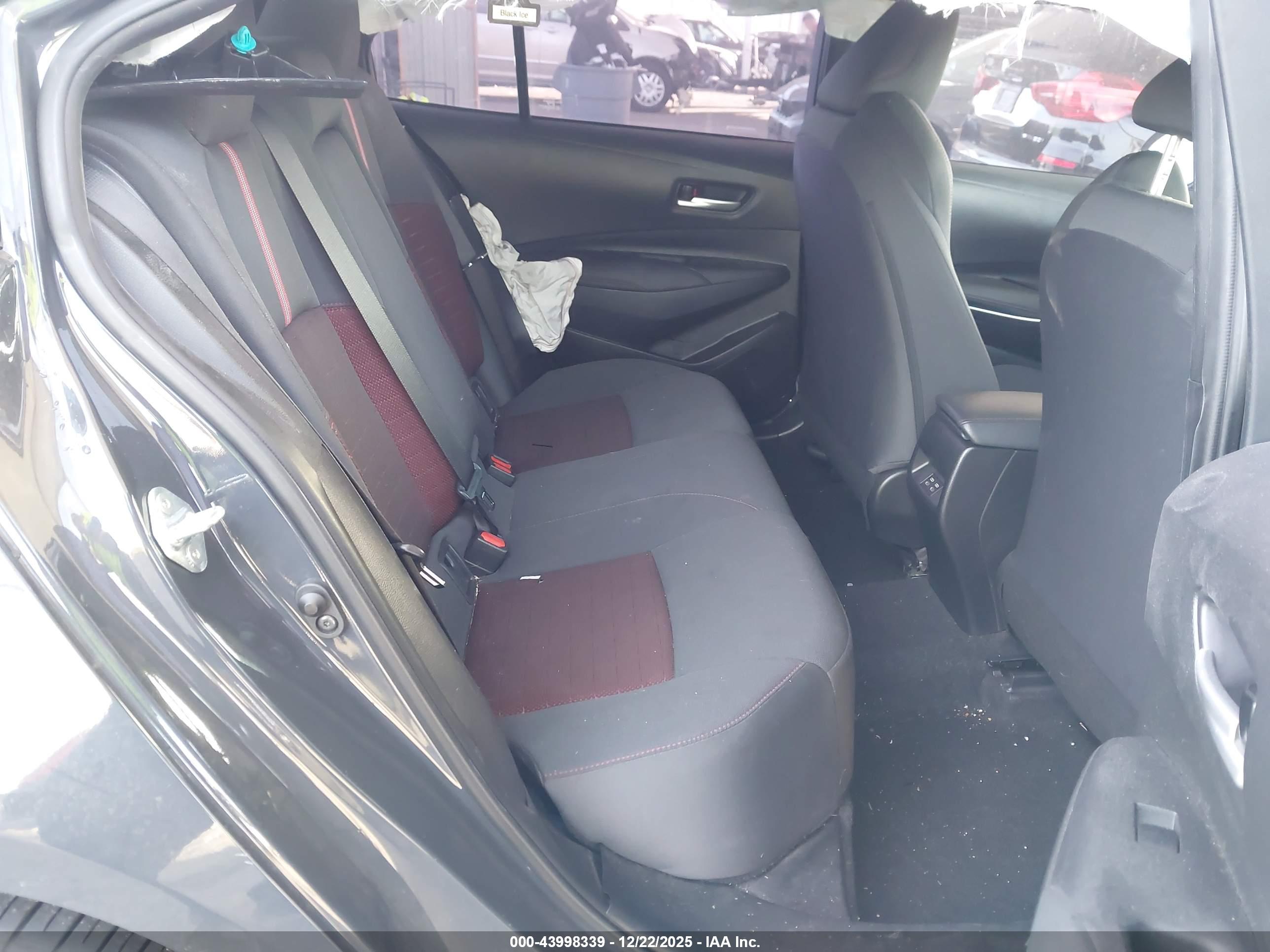 TOYOTA COROLLA image 8