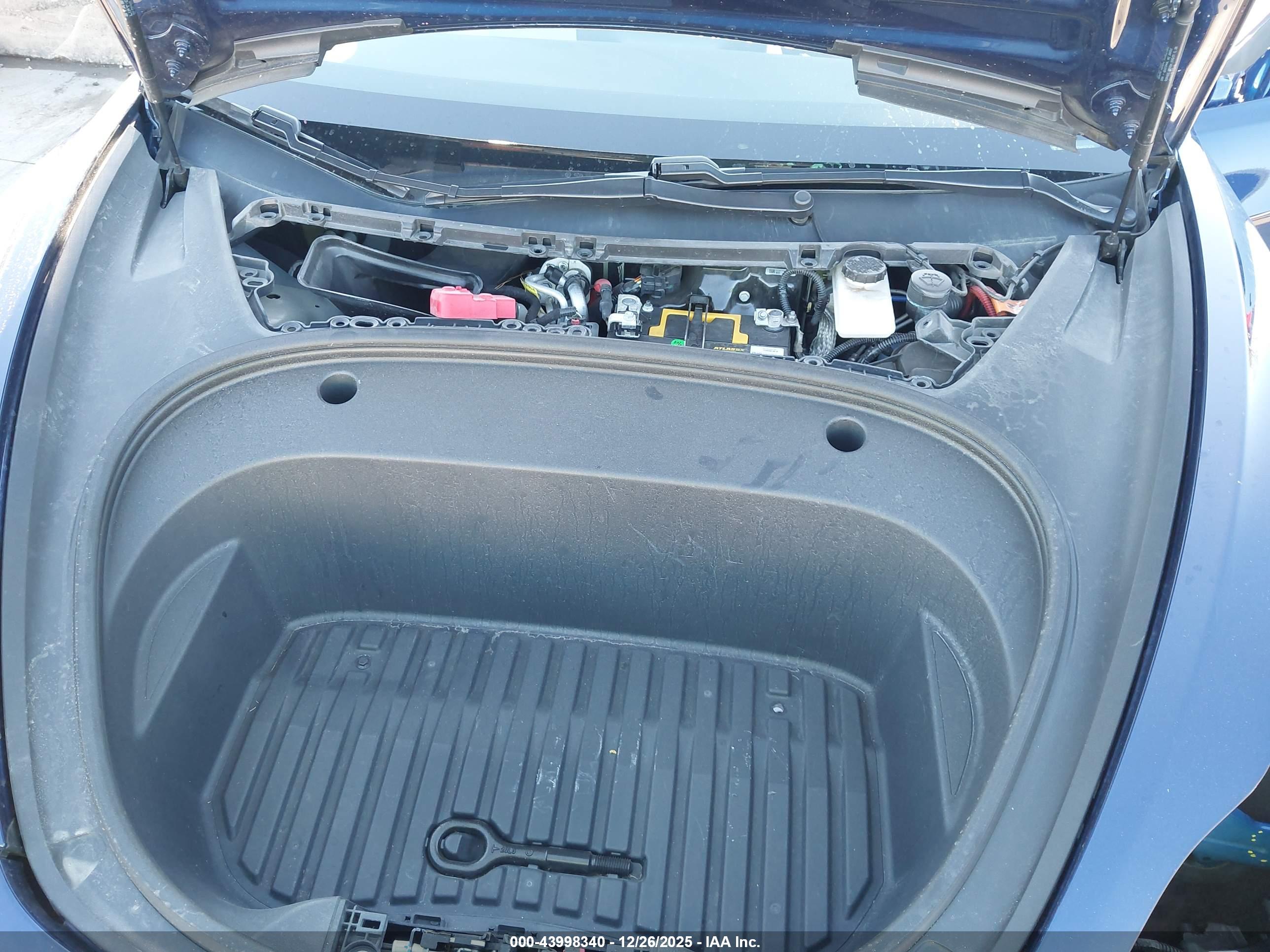 TESLA MODEL image 10