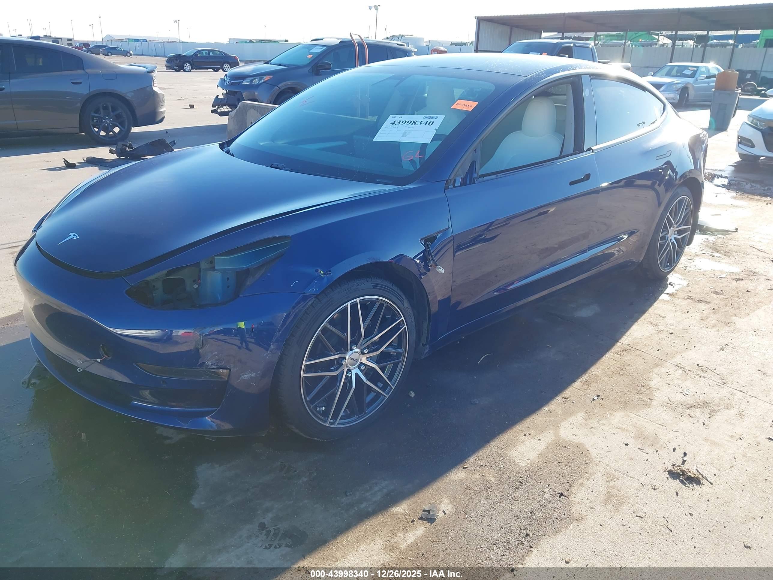 TESLA MODEL image 2