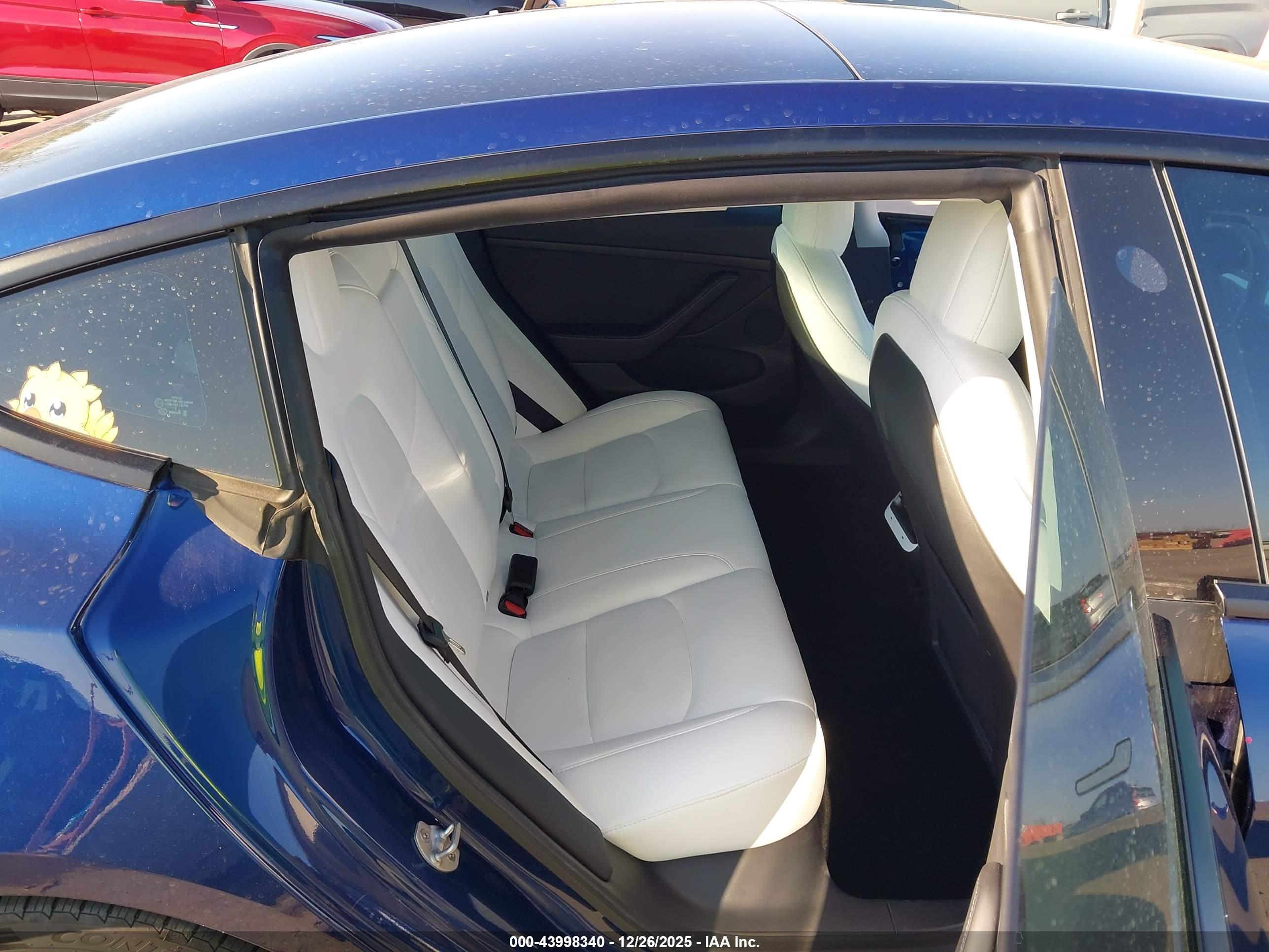 TESLA MODEL image 8