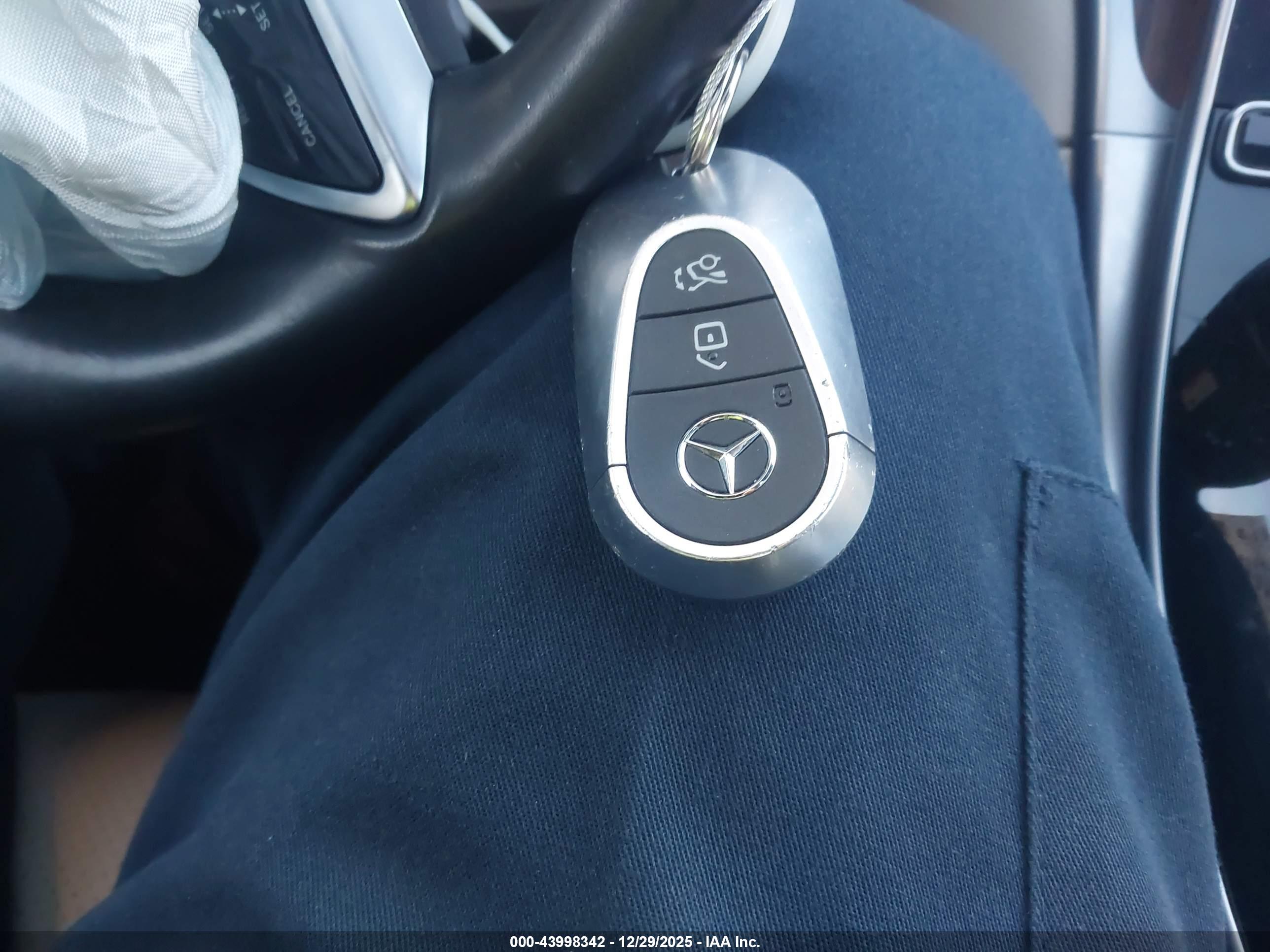 MERCEDES-BENZ C image 11