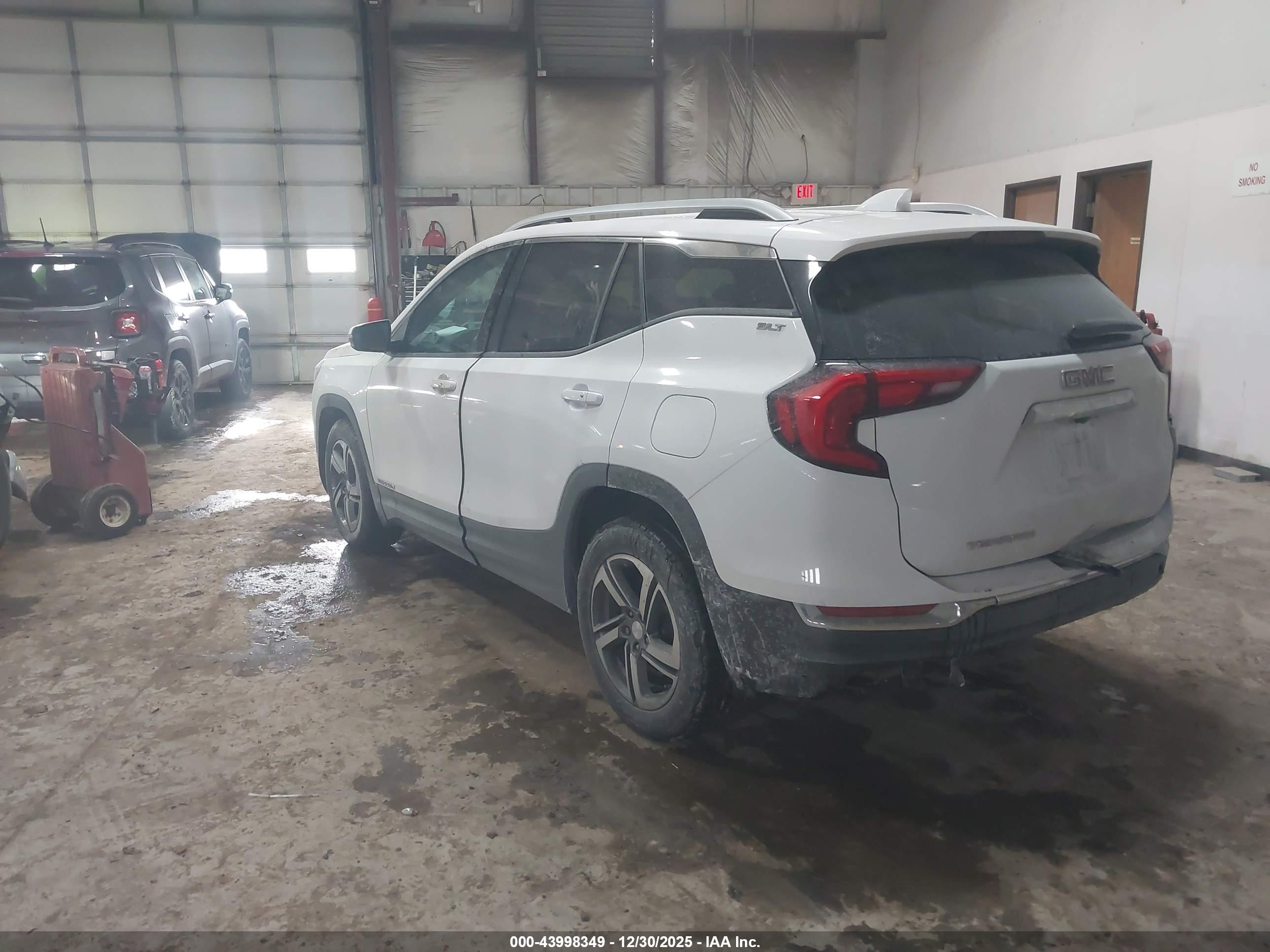 GMC TERRAIN image 3