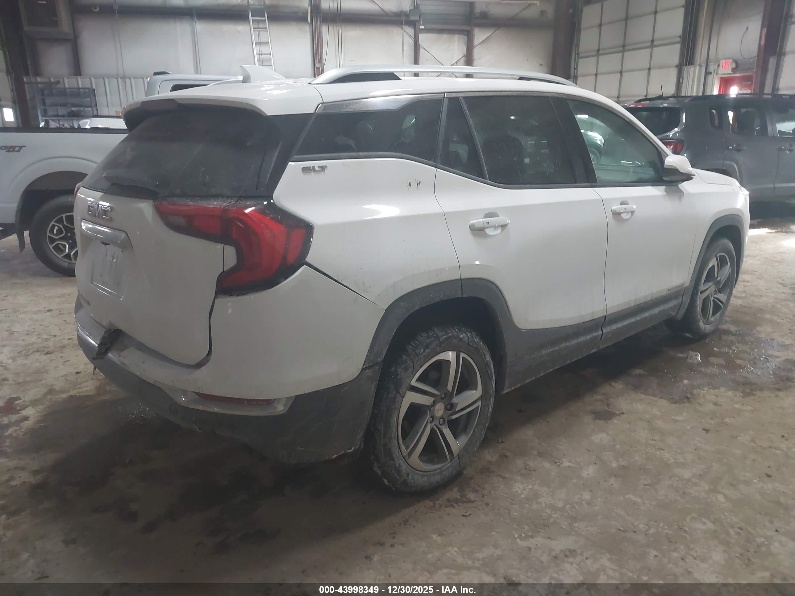 GMC TERRAIN image 4