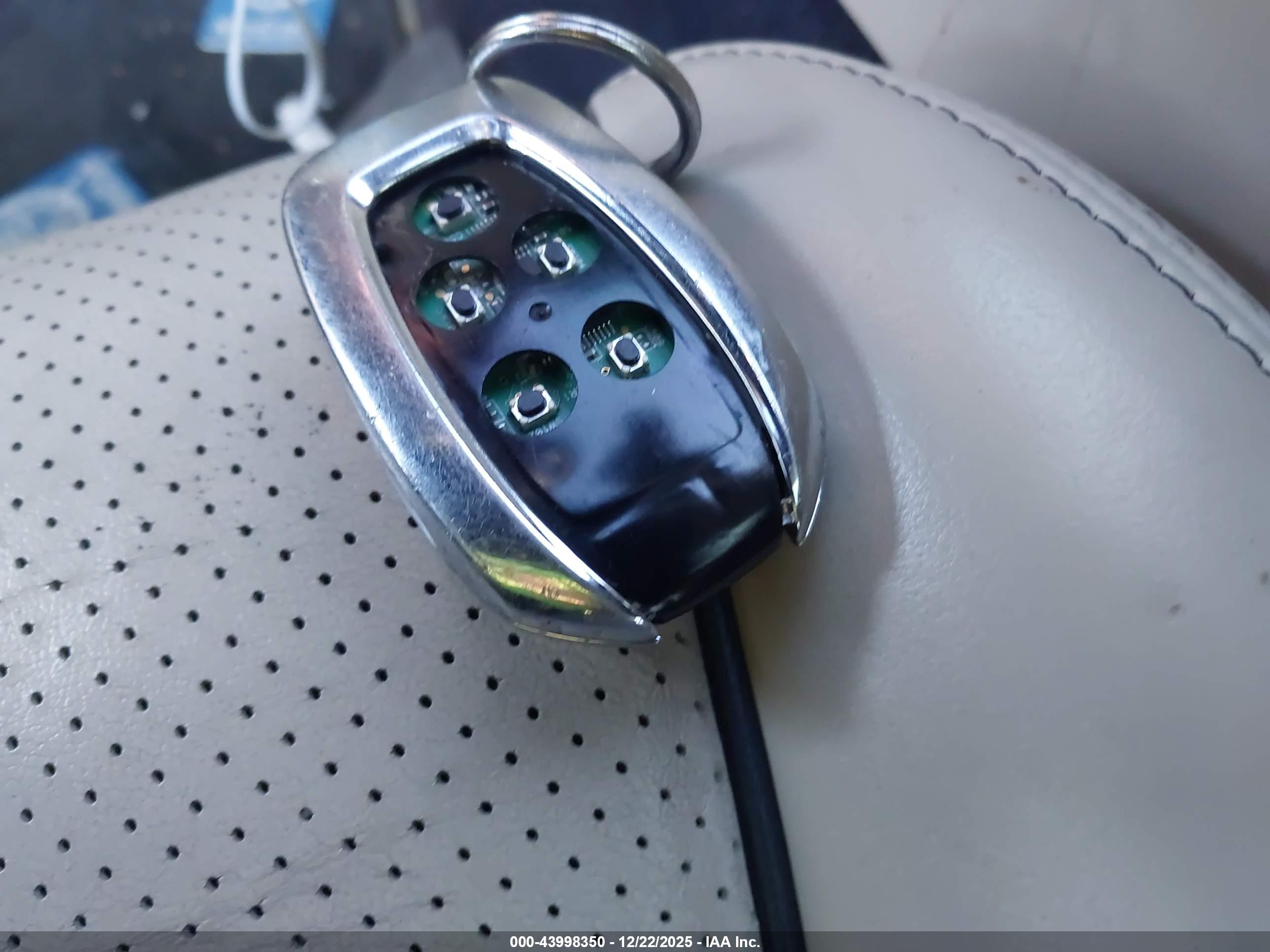 JAGUAR XJ image 11