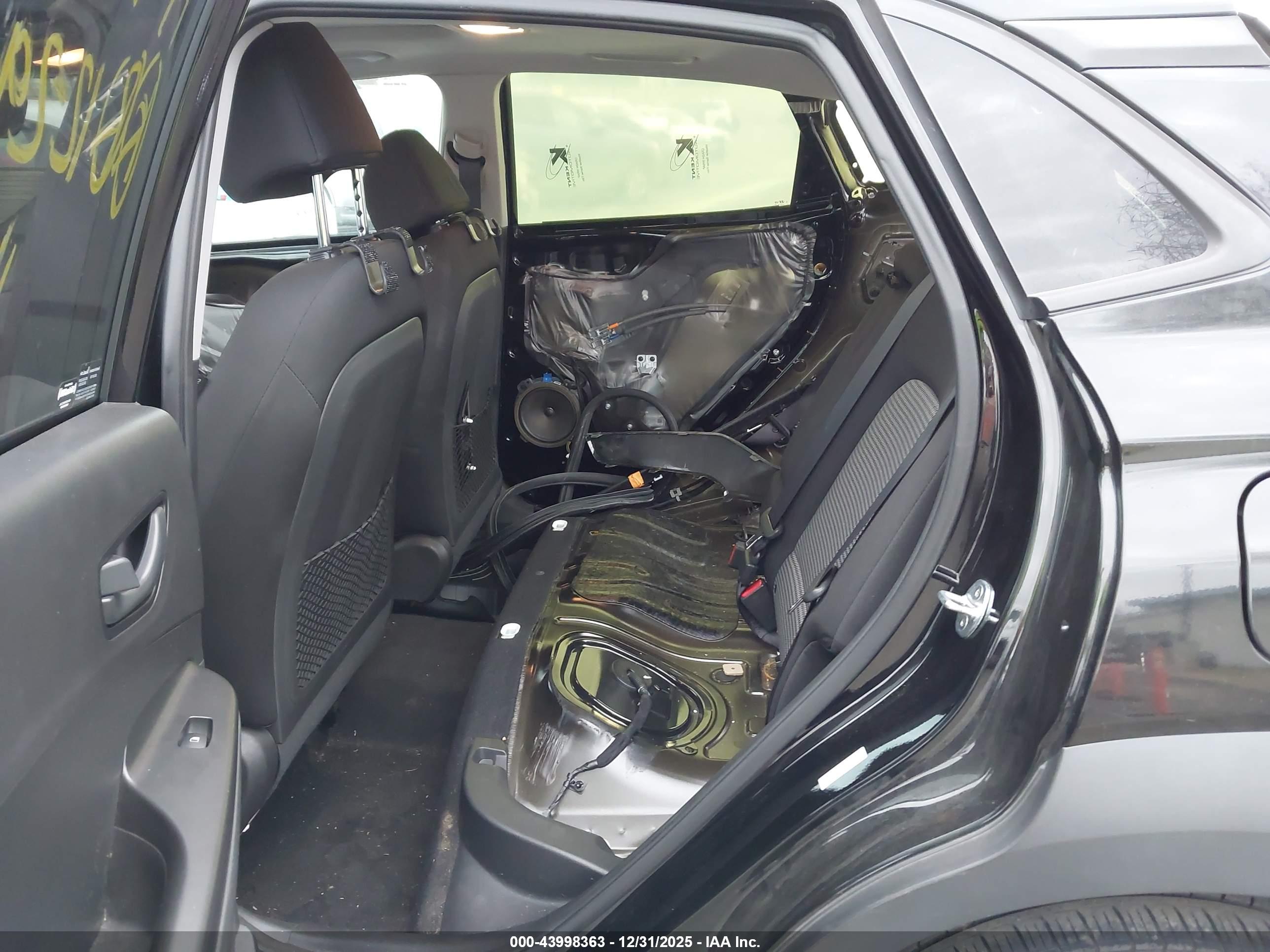 HYUNDAI KONA image 8