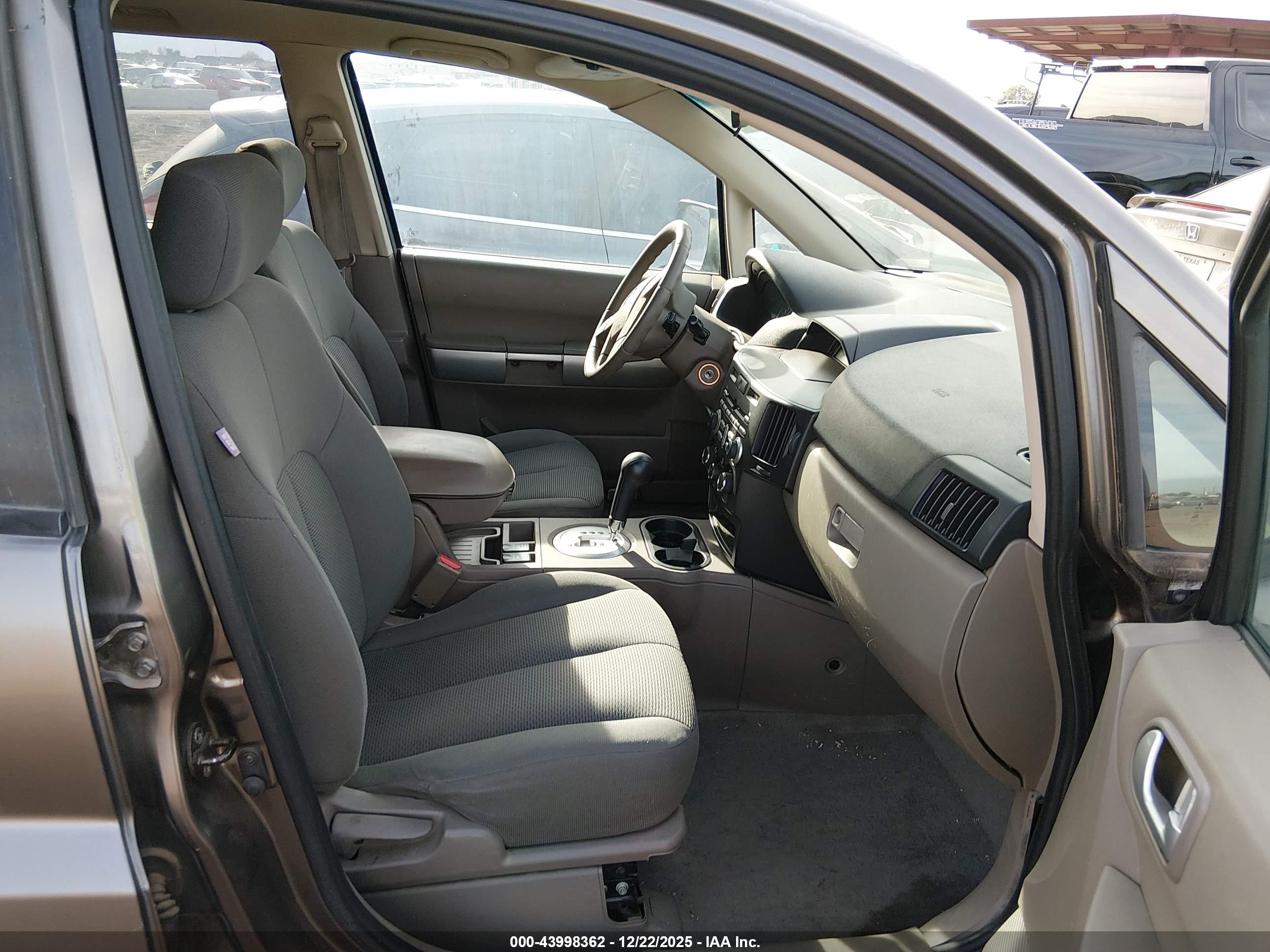 MITSUBISHI ENDEAVOR image 5