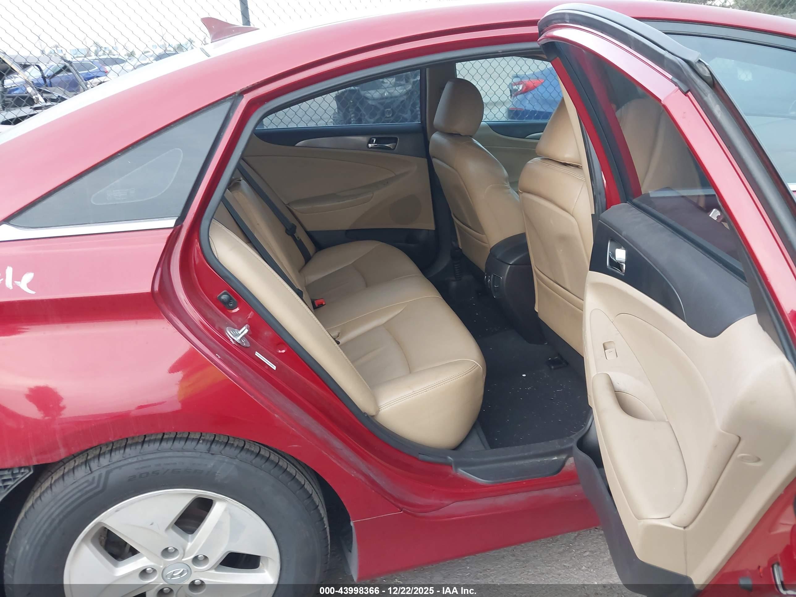 HYUNDAI SONATA image 8