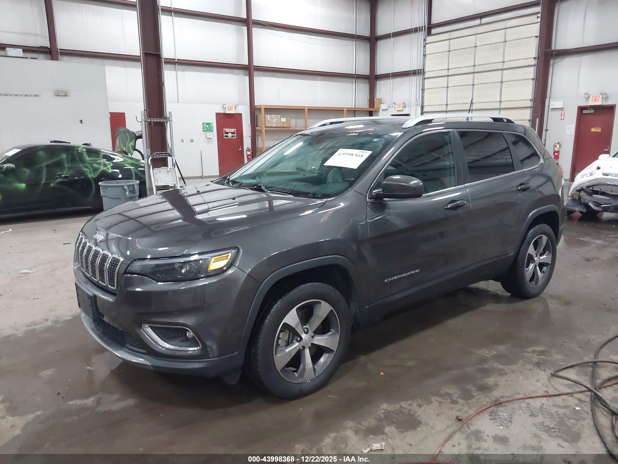 JEEP CHEROKEE image 2