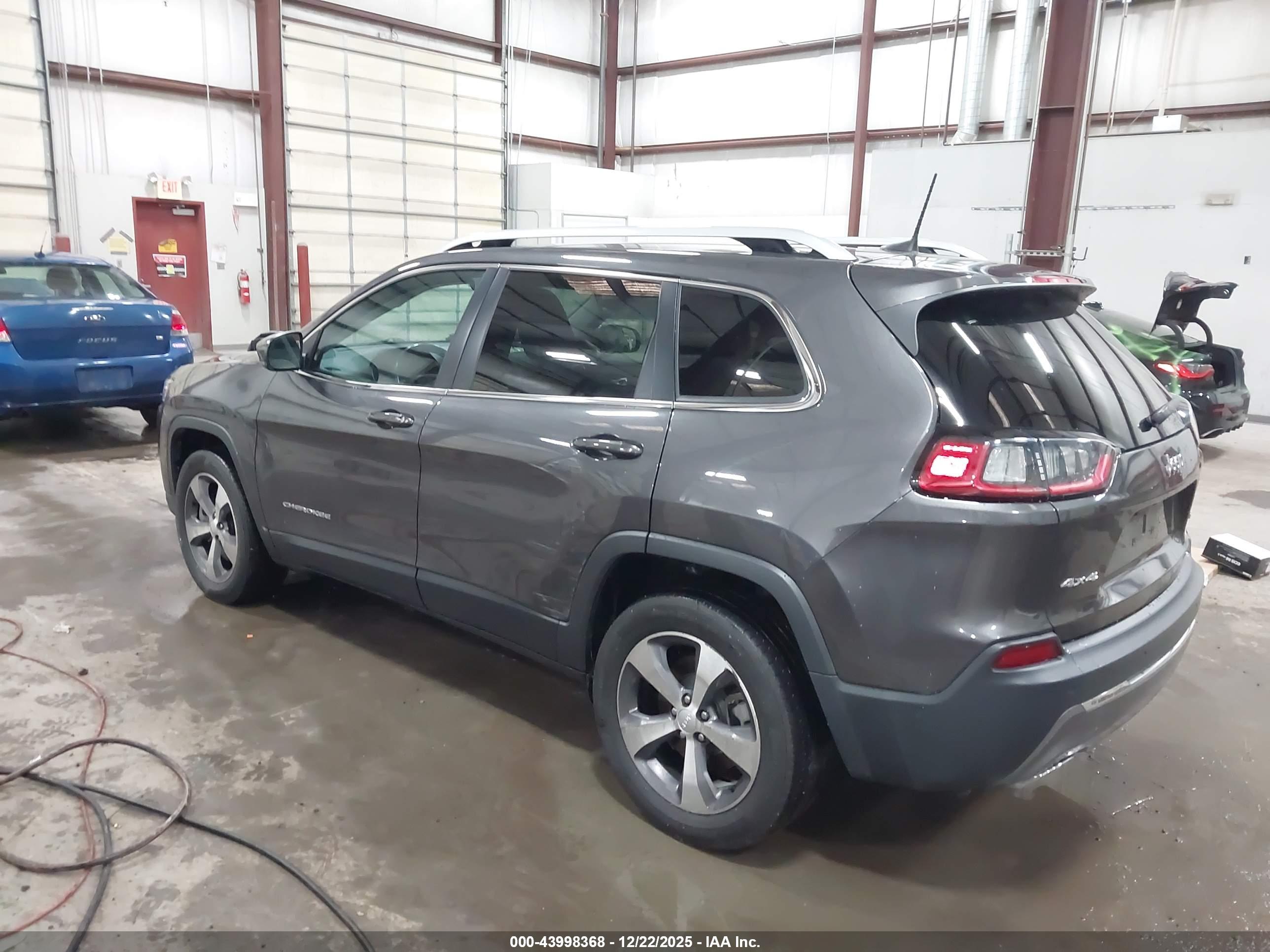 JEEP CHEROKEE image 3