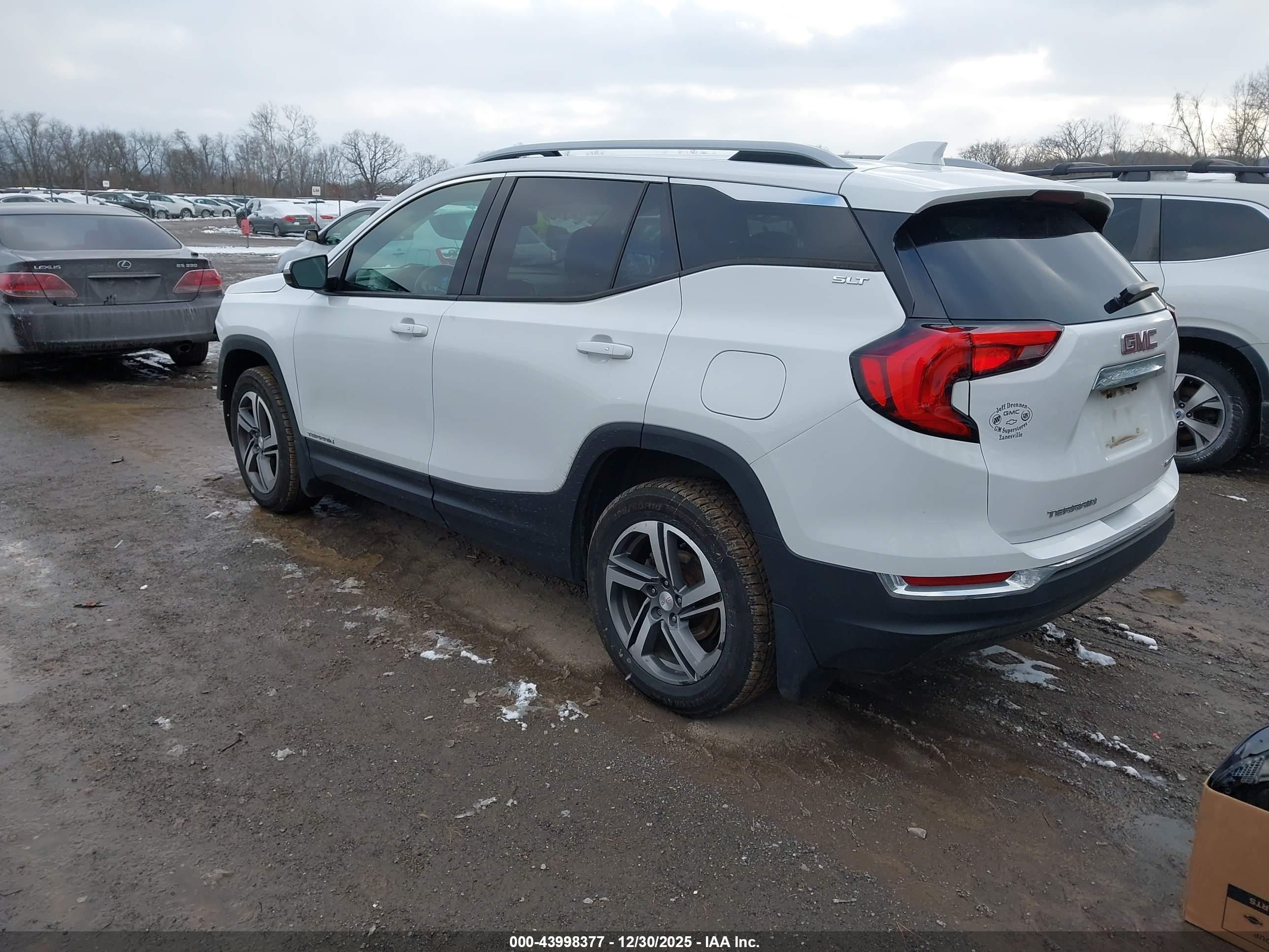 GMC TERRAIN image 3