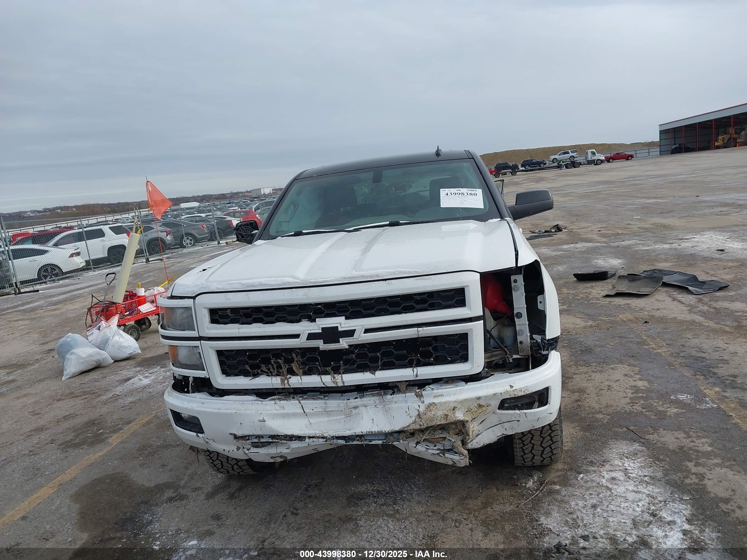 CHEVROLET SILVERADO image 6