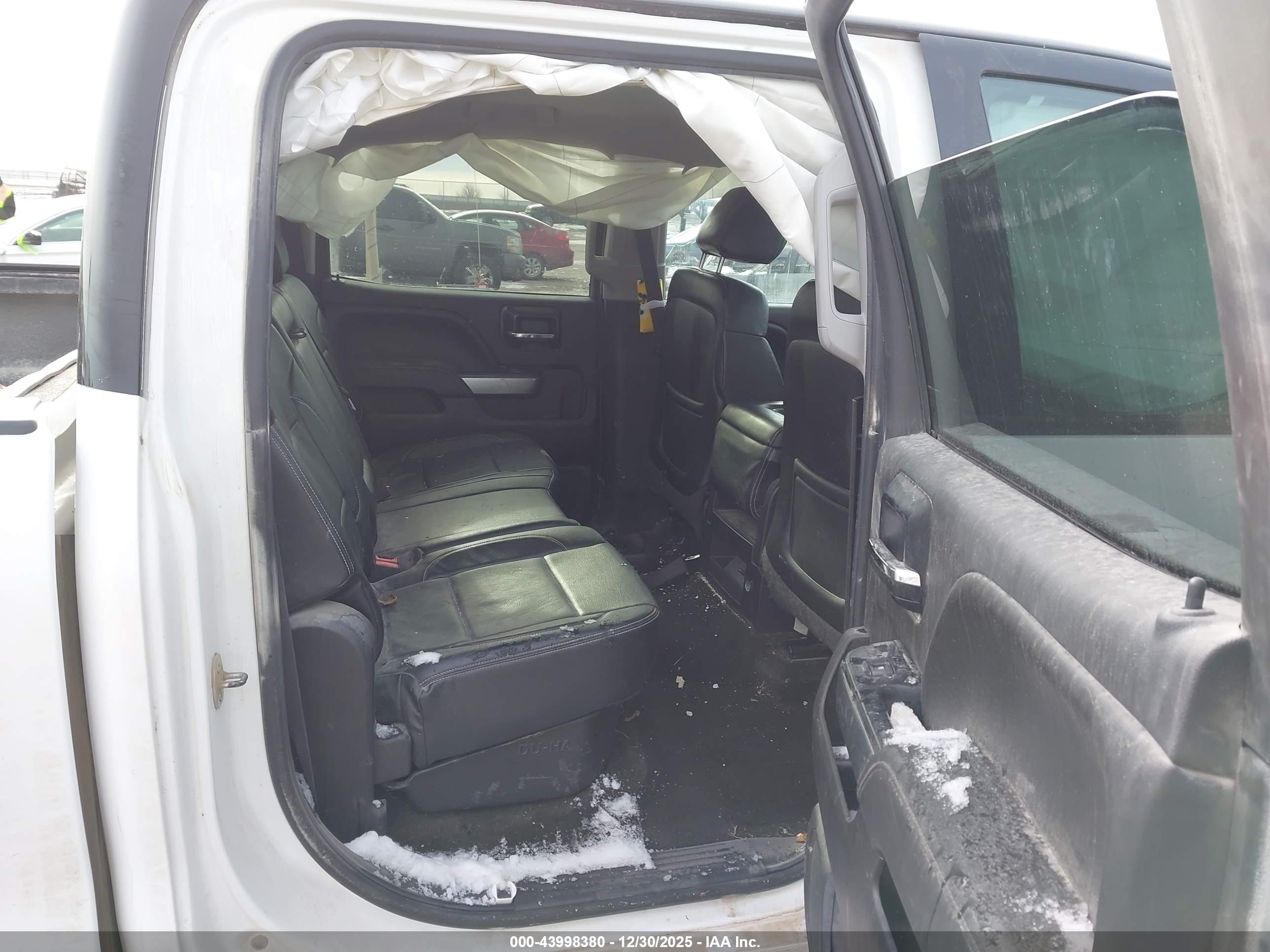 CHEVROLET SILVERADO image 8