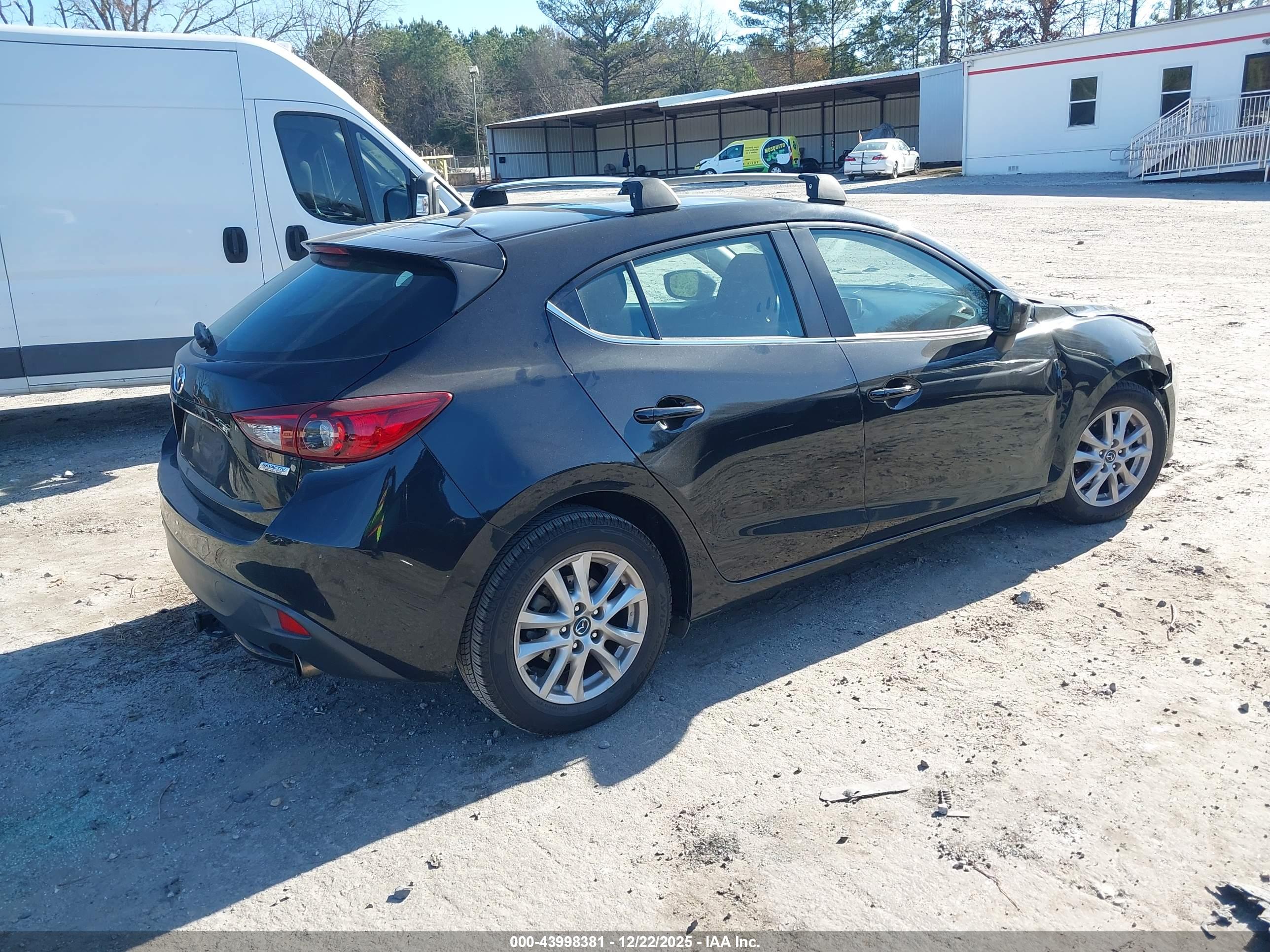 MAZDA MAZDA3 image 4