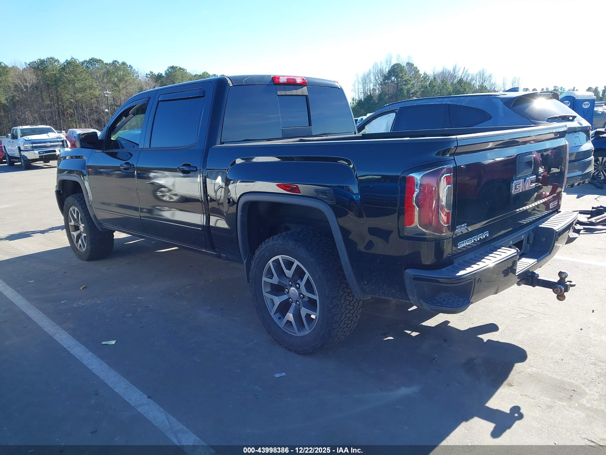 GMC SIERRA image 3