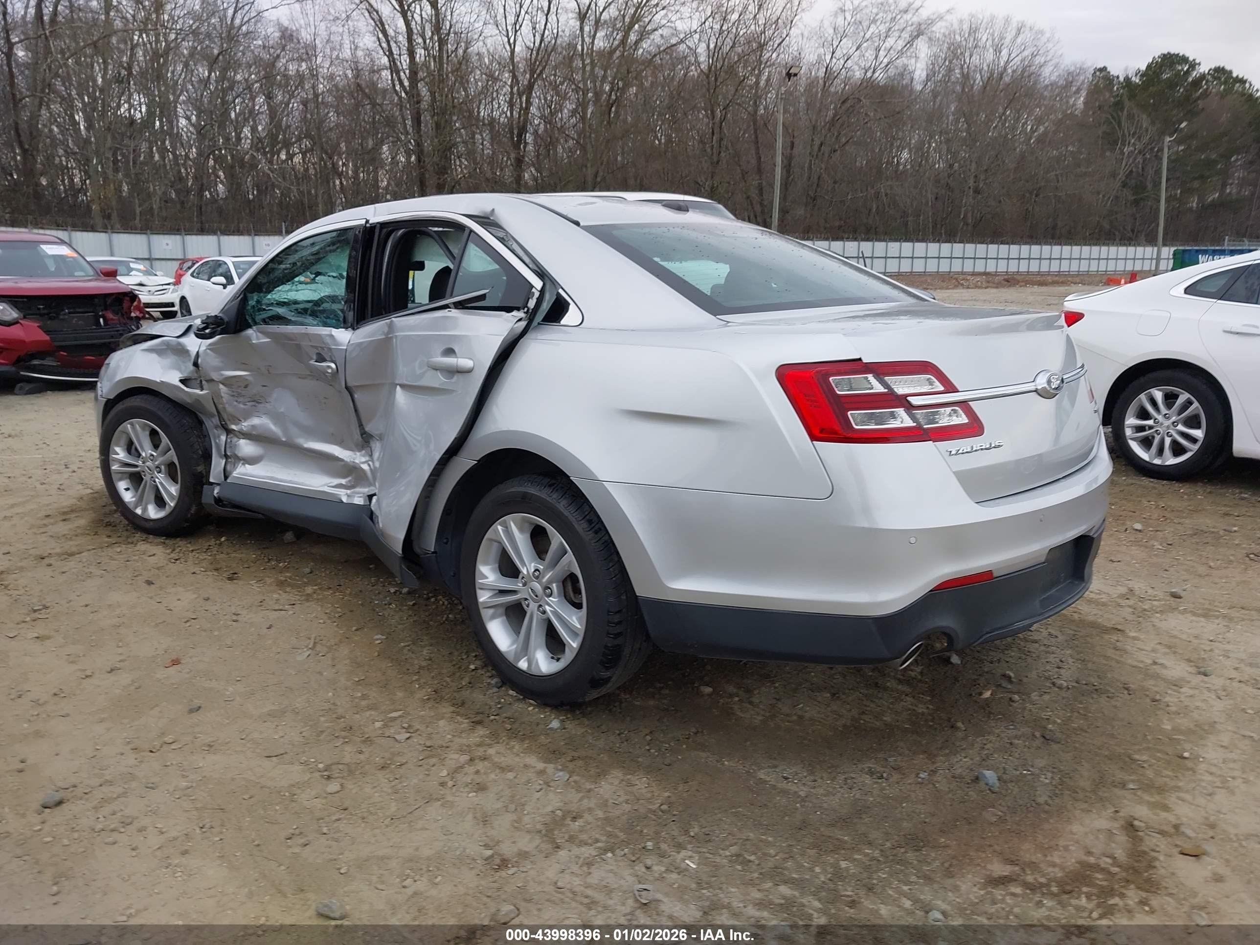 FORD TAURUS image 3
