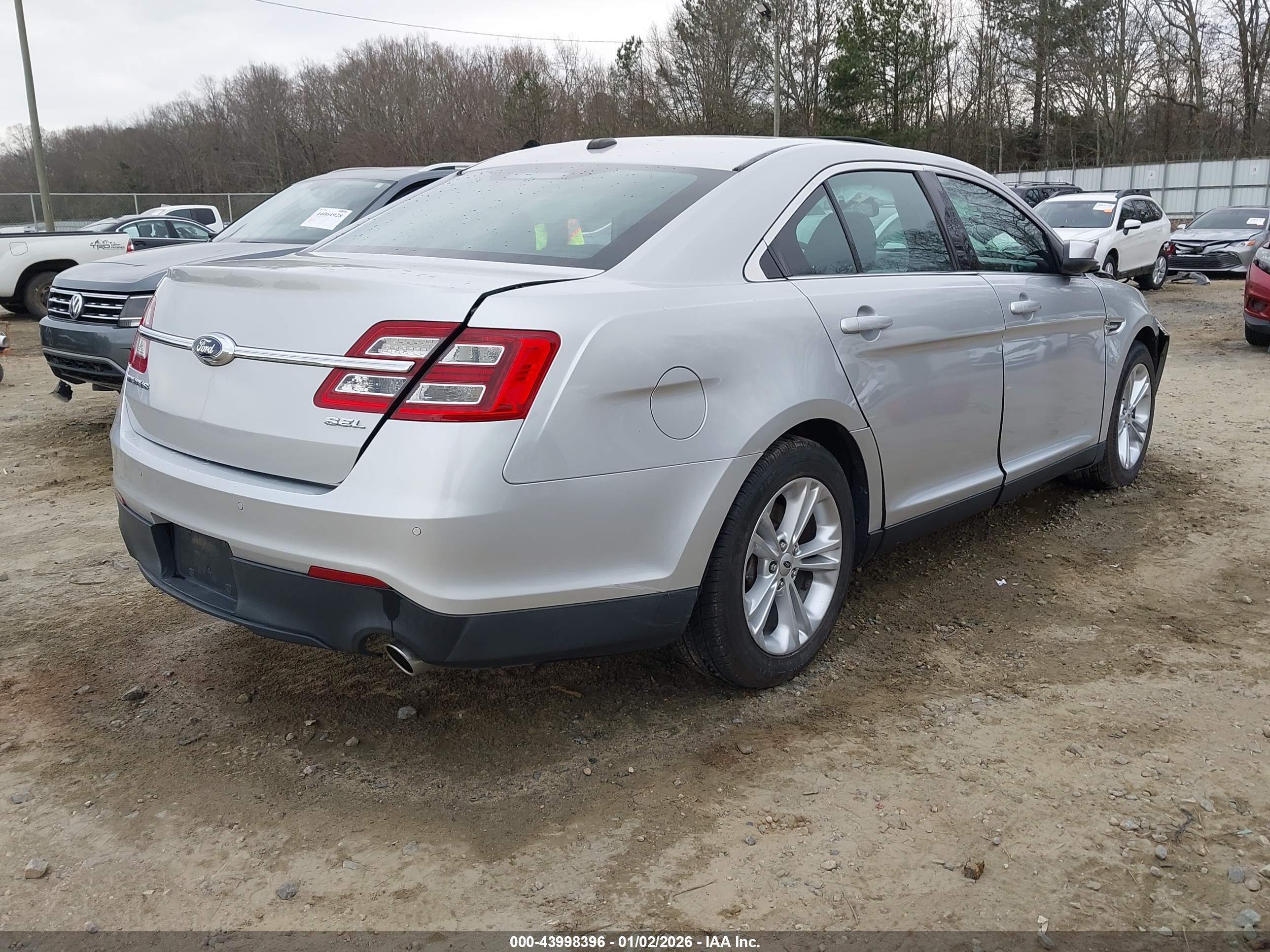 FORD TAURUS image 4