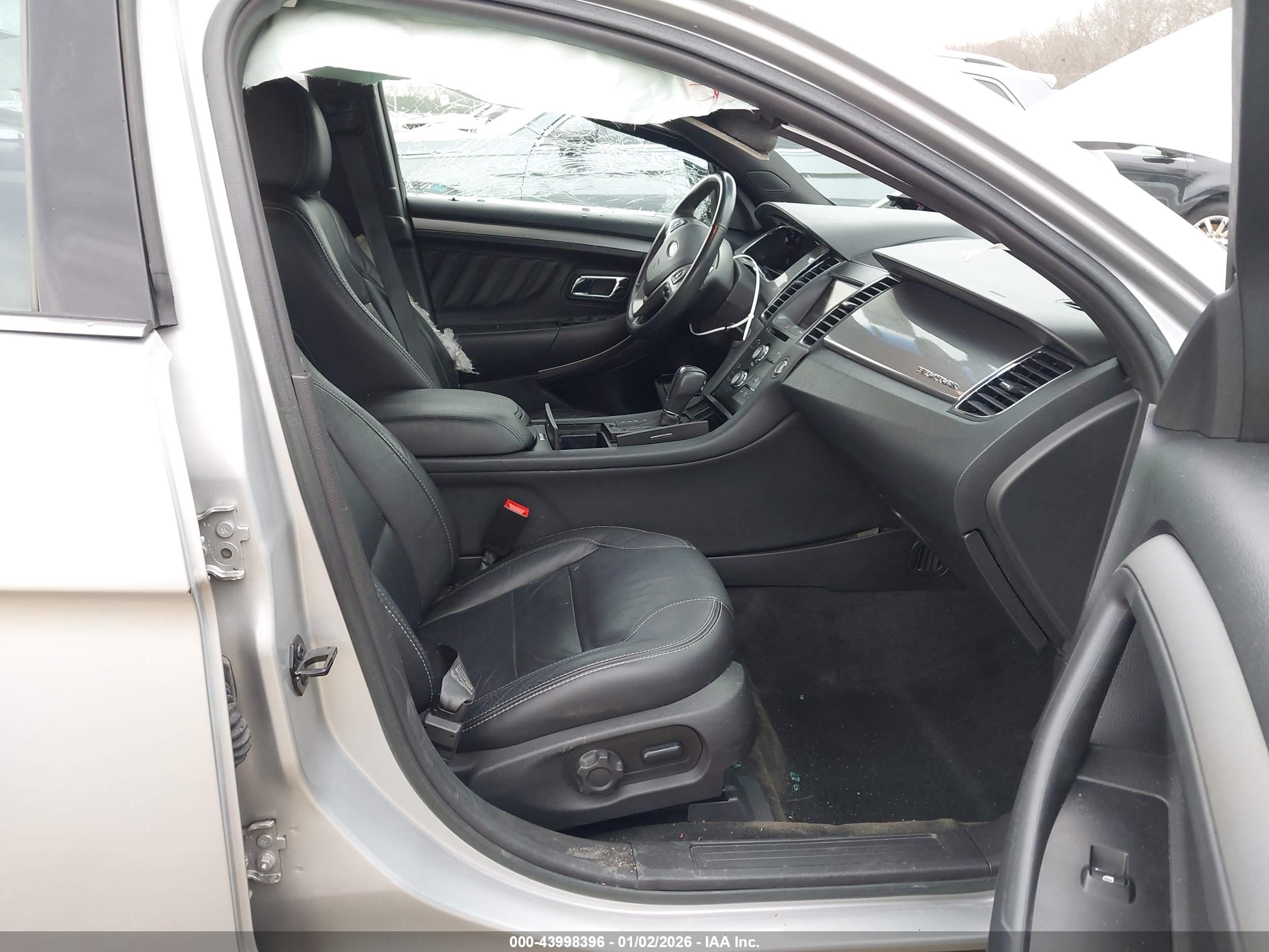 FORD TAURUS image 5