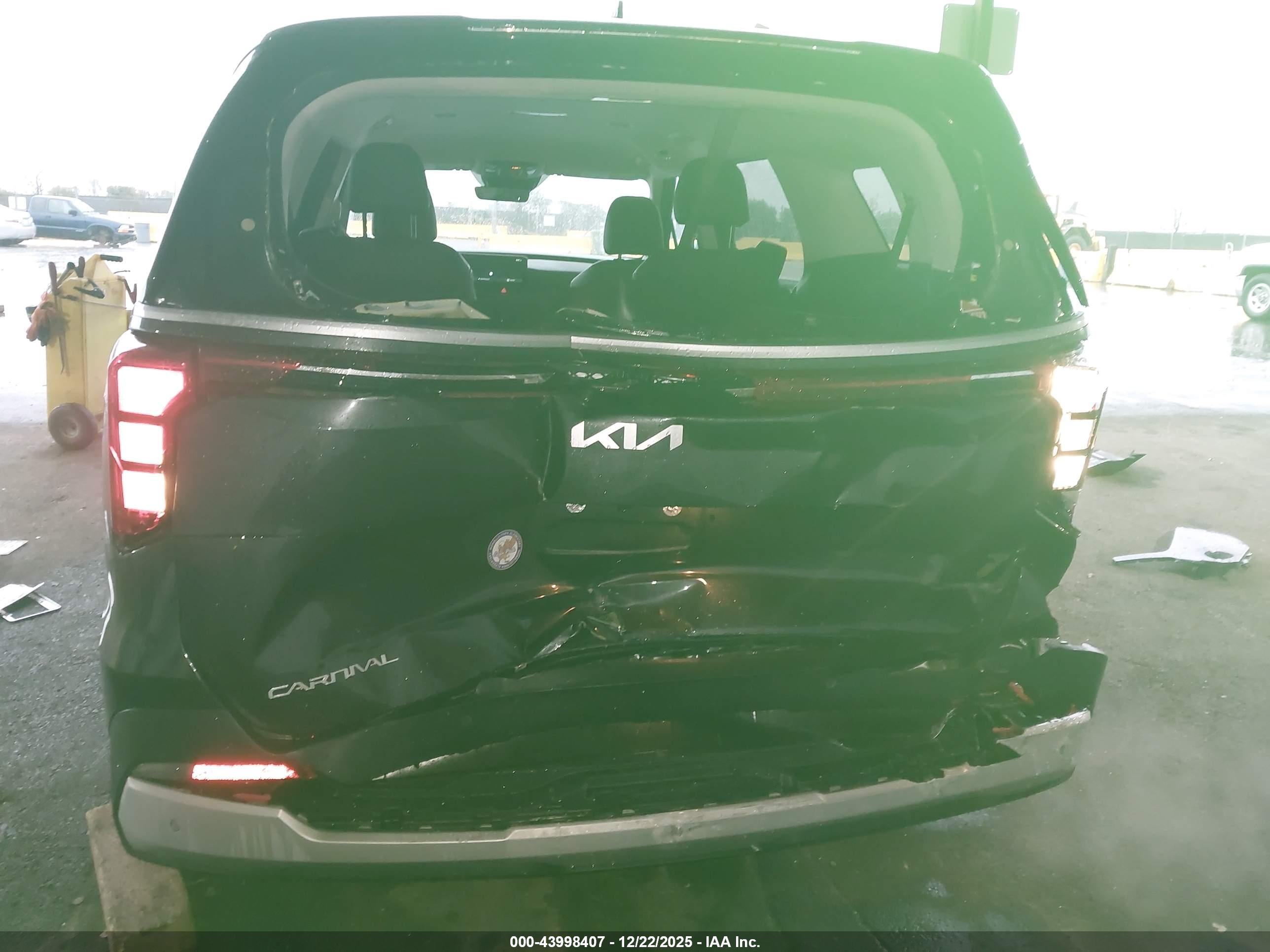 KIA CARNIVAL image 6