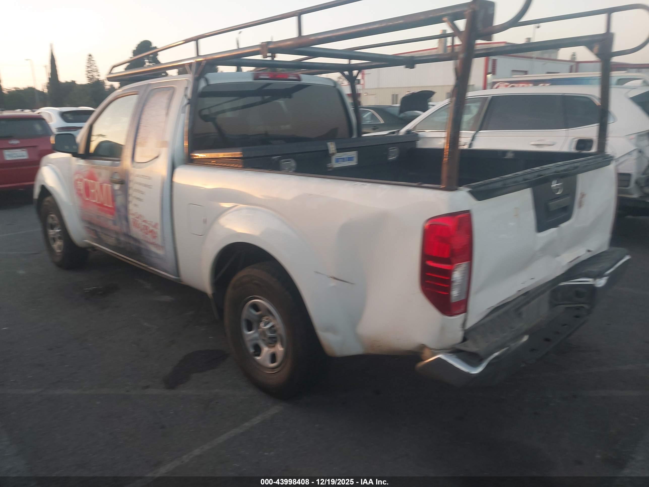 NISSAN FRONTIER image 3