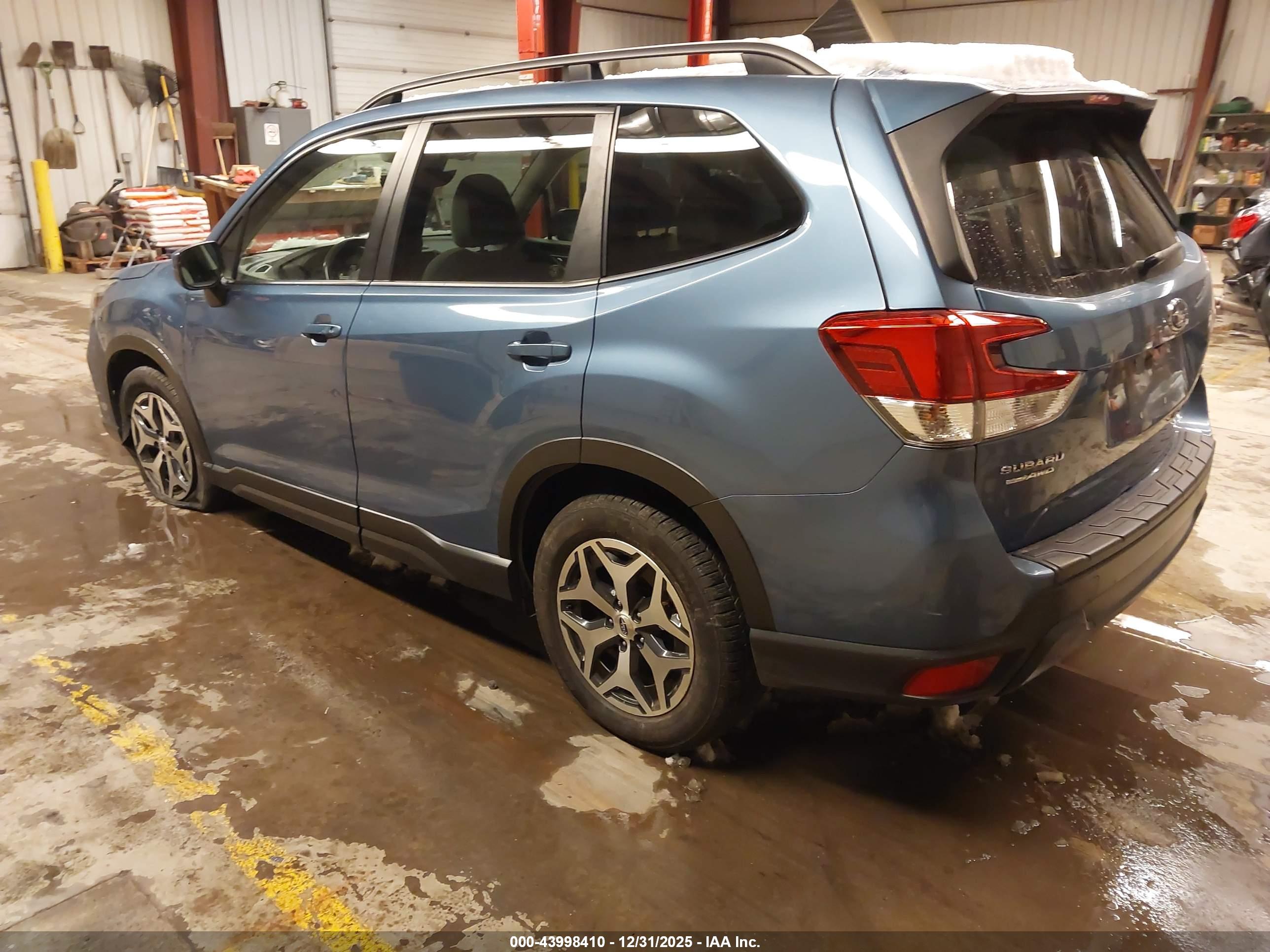 SUBARU FORESTER image 3