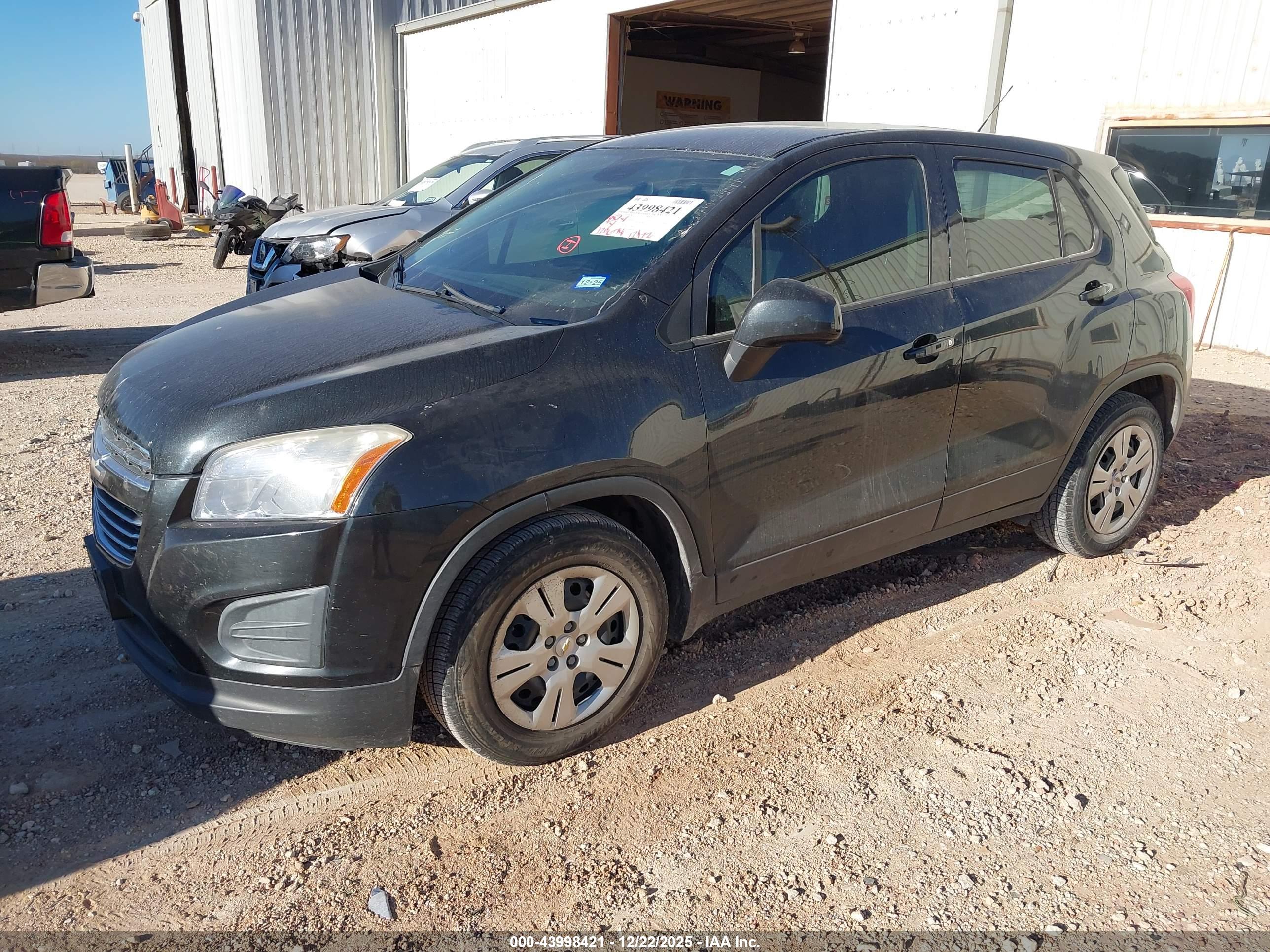CHEVROLET TRAX image 2