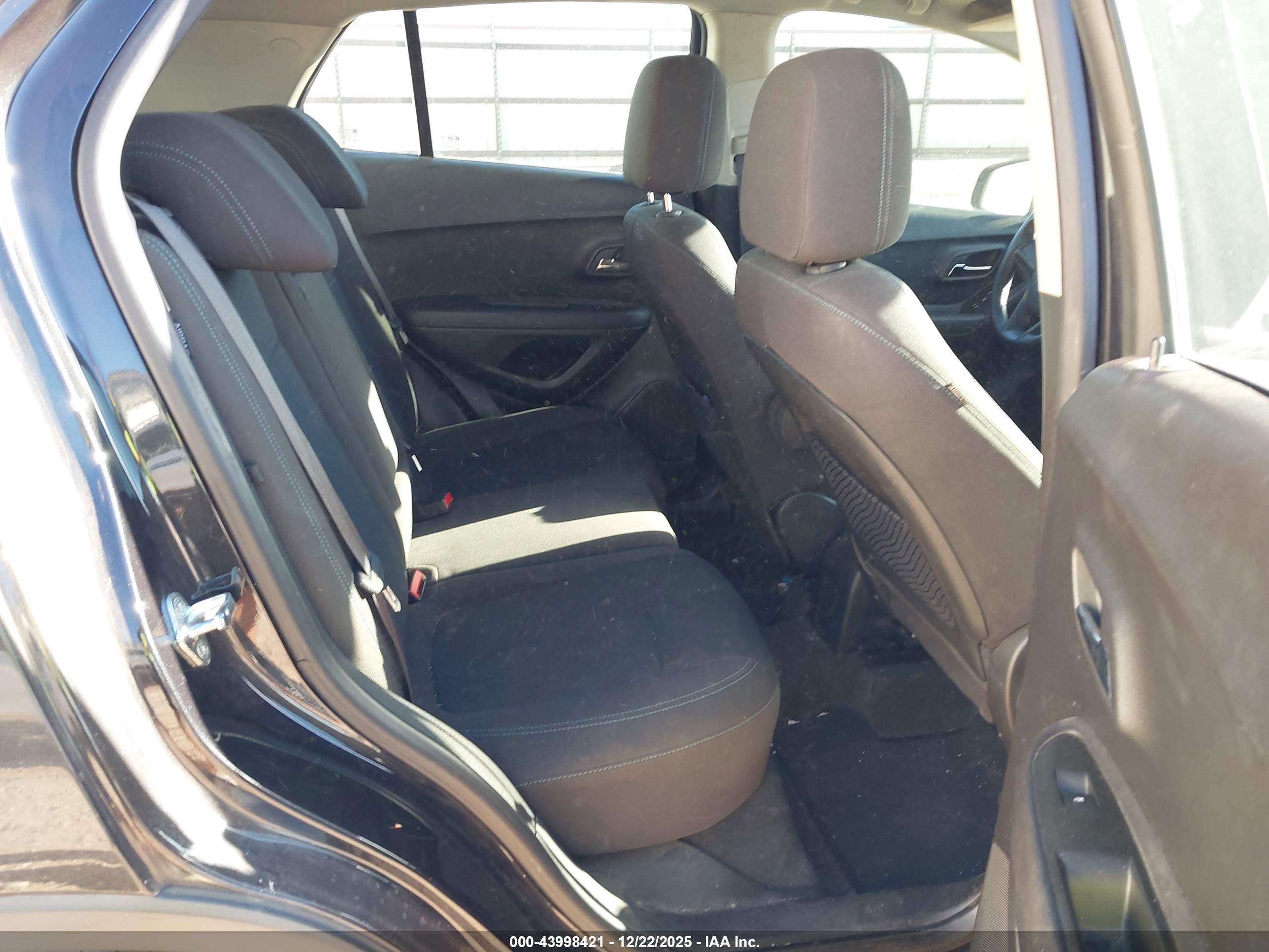 CHEVROLET TRAX image 8