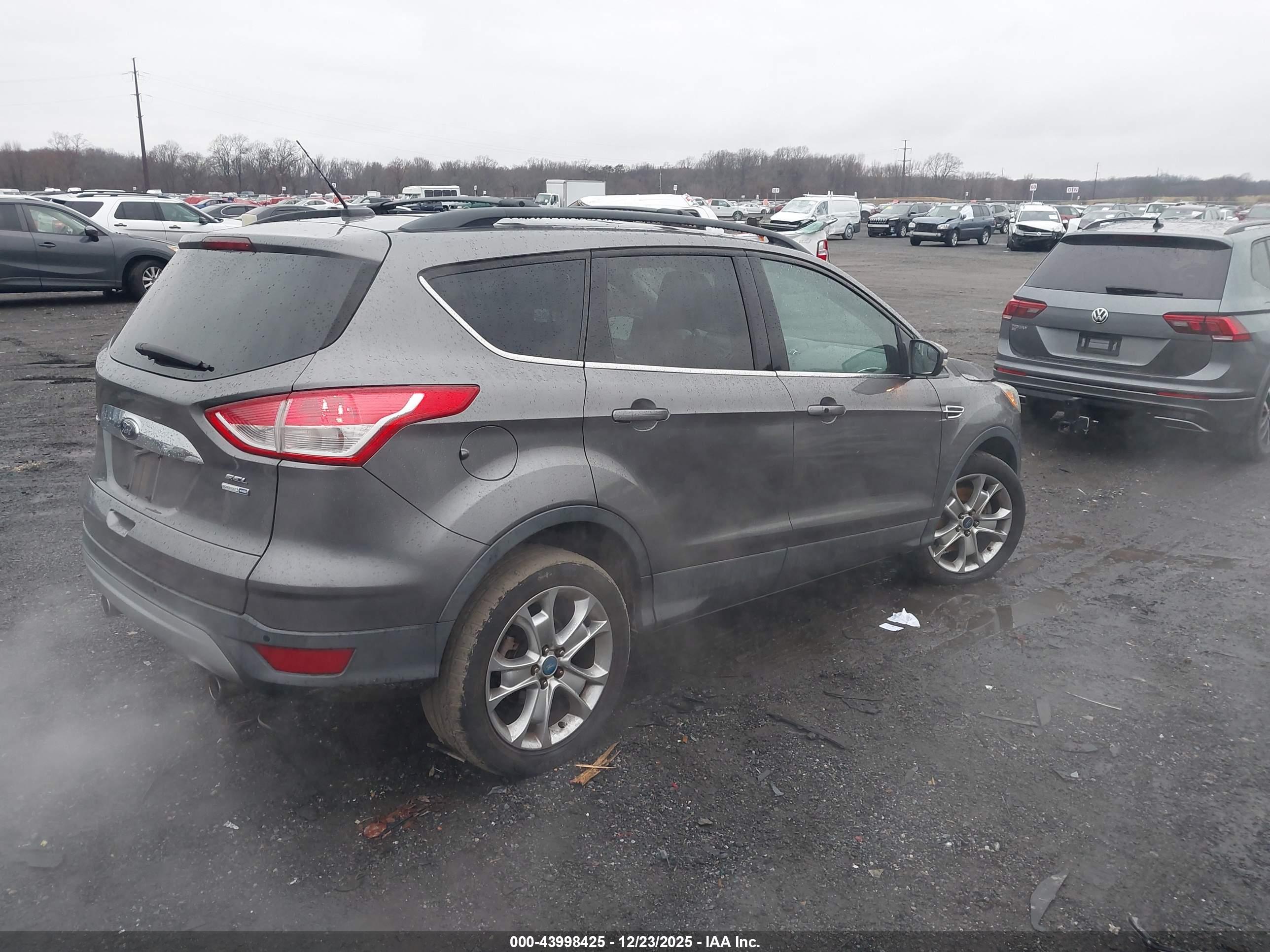 FORD ESCAPE image 4